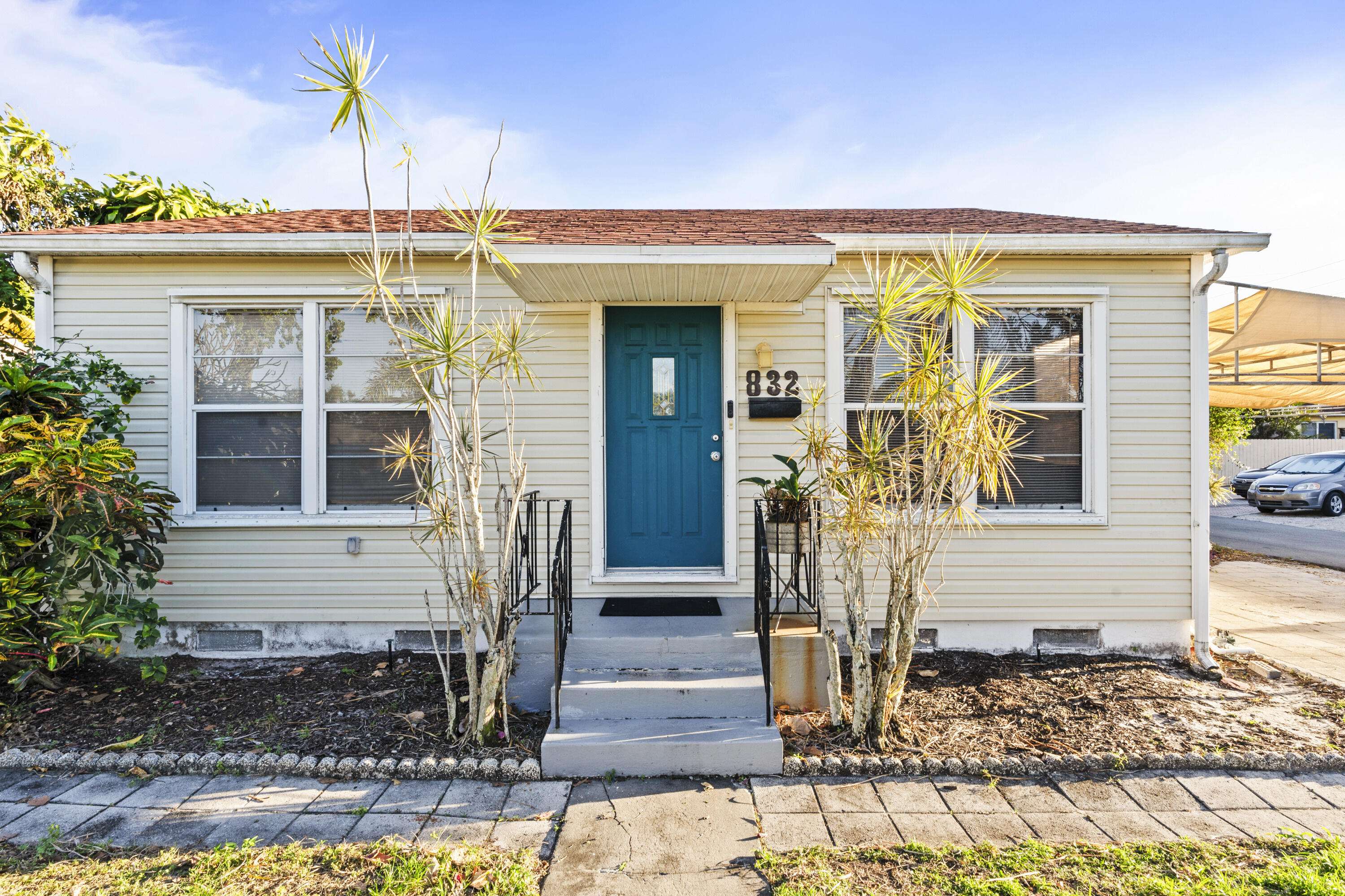 West Palm Beach, FL 33405,832 Lytle ST