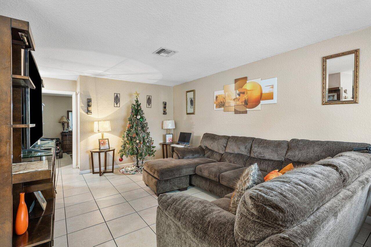 Delray Beach, FL 33483,1040 Miami BLVD 1,2,3