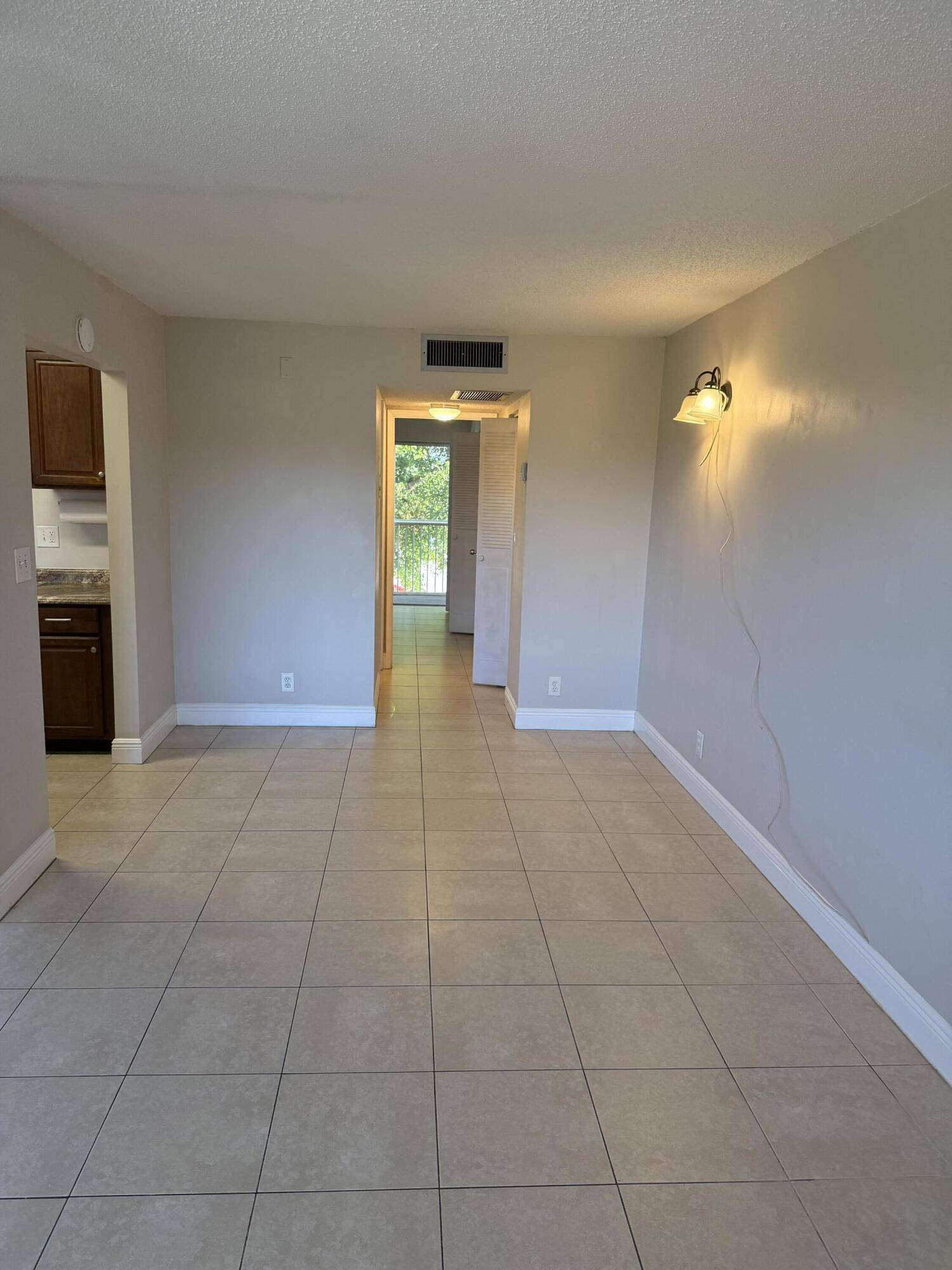 Palm Springs, FL 33461,700 Village Green CT 320