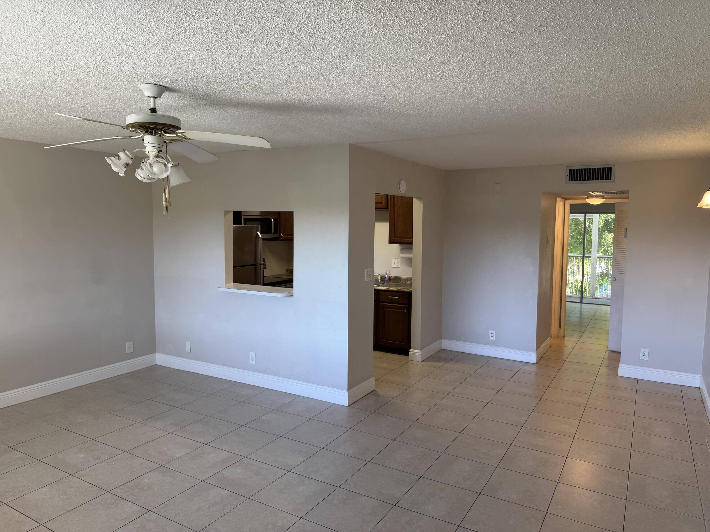 Palm Springs, FL 33461,700 Village Green CT 320