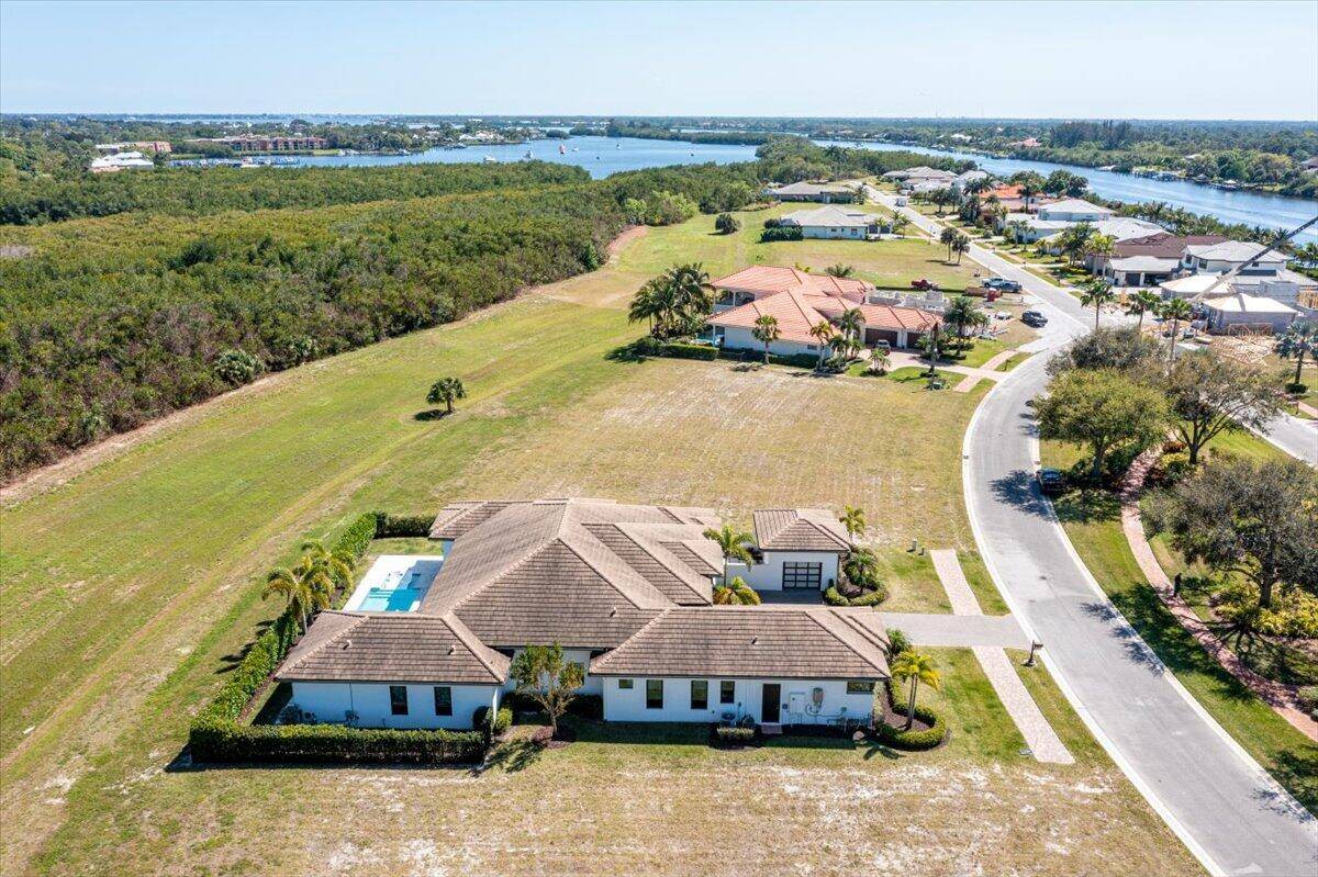 Port Saint Lucie, FL 34952,162 SE Strada Tione