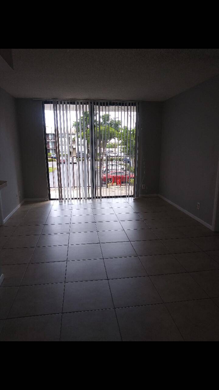 West Palm Beach, FL 33401,724 Executive Center DR 21