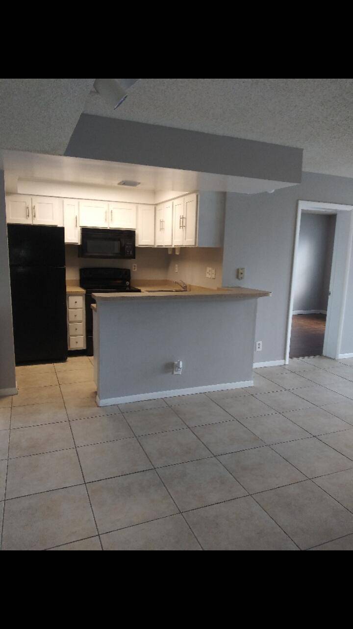 West Palm Beach, FL 33401,724 Executive Center DR 21