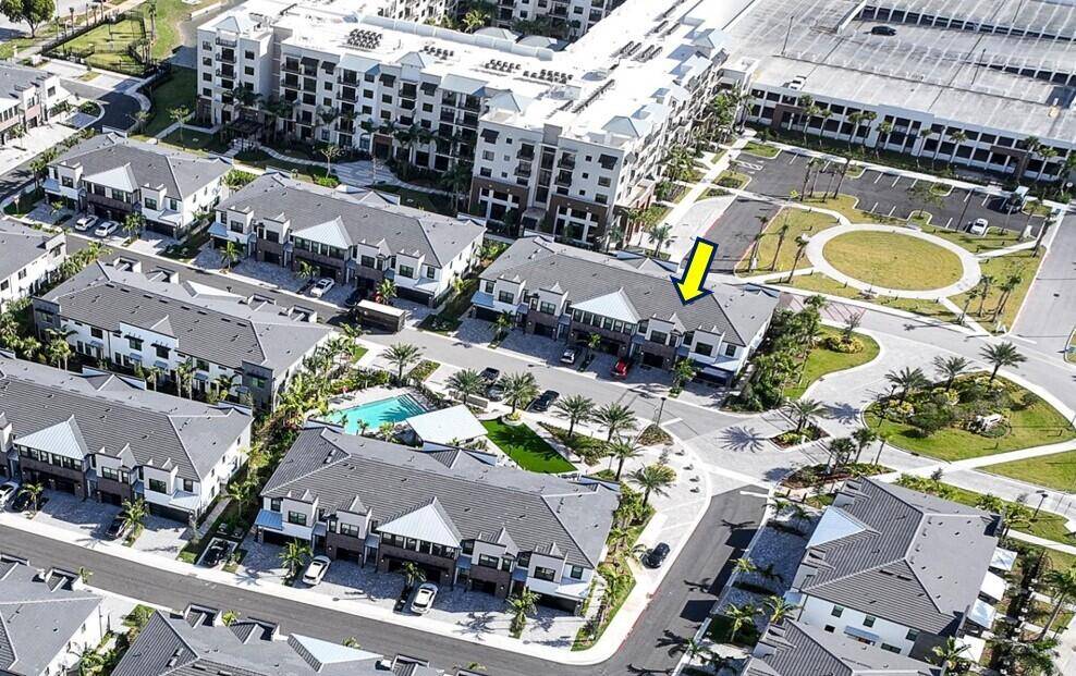 Plantation, FL 33324,8368 NW 7th CT 01203