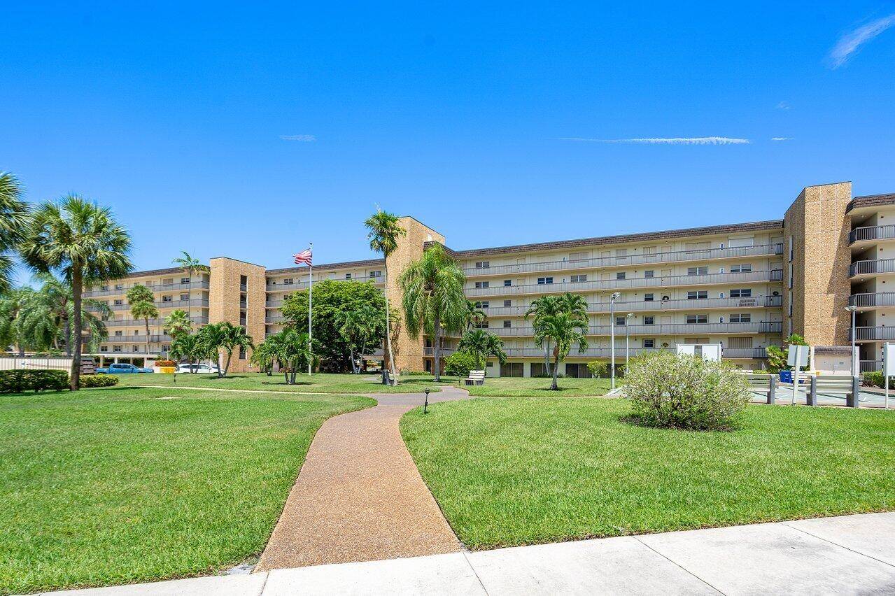 Boca Raton, FL 33432,555 NW 4th AVE 215