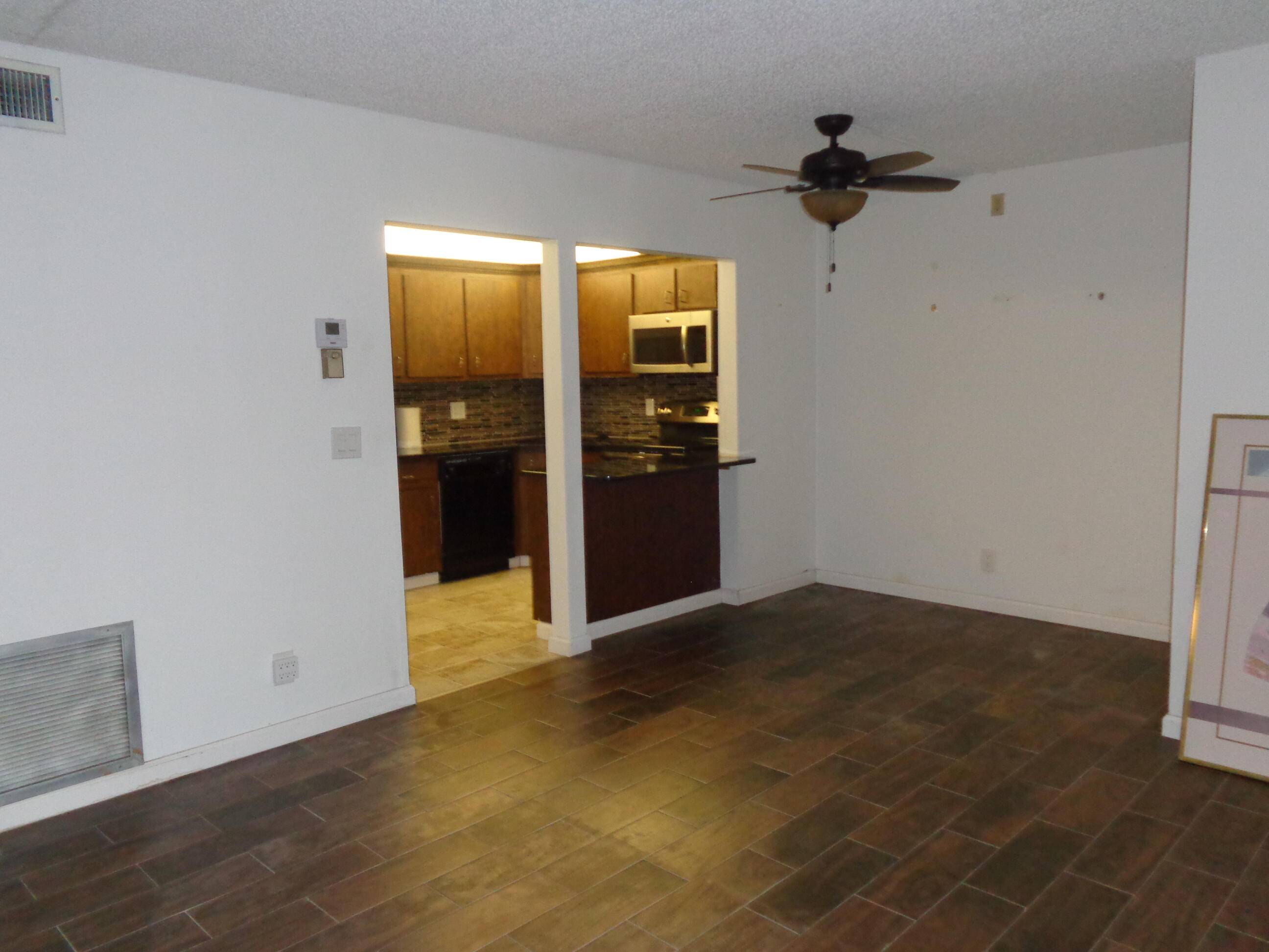 Greenacres, FL 33463,3561 Pine Needle DR A-1
