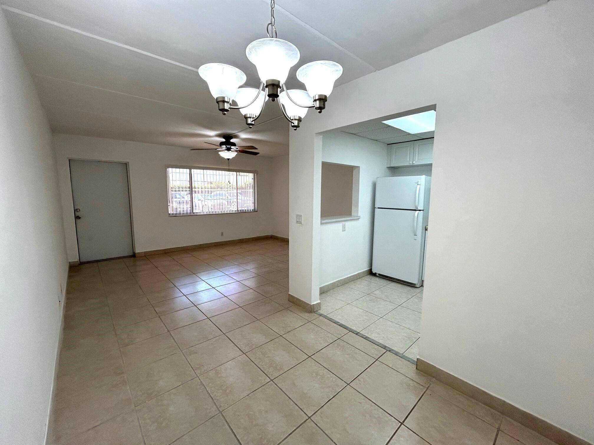 Palm Springs, FL 33461,400 W Village Green CIR 118