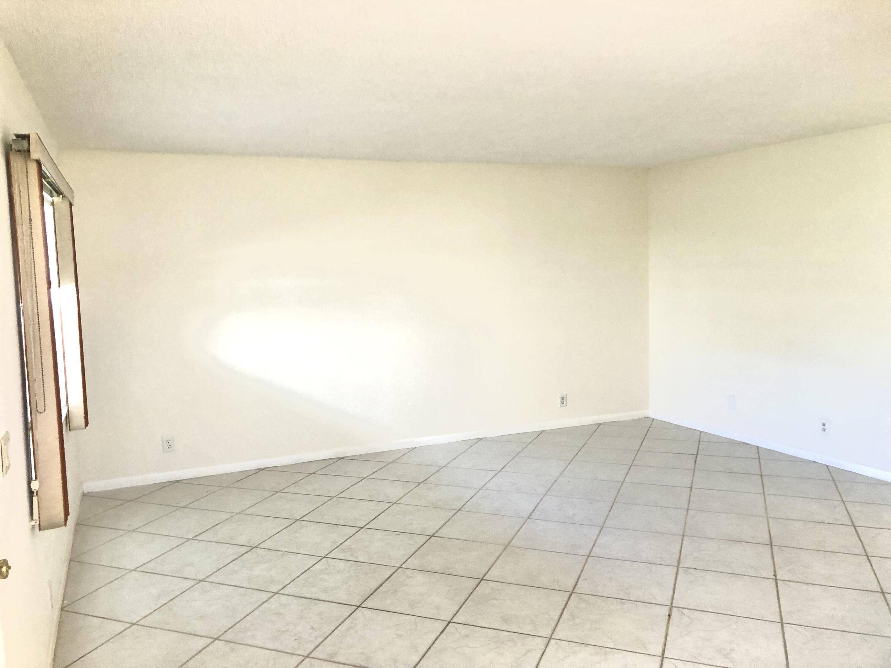 Delray Beach, FL 33484,310 Capri G