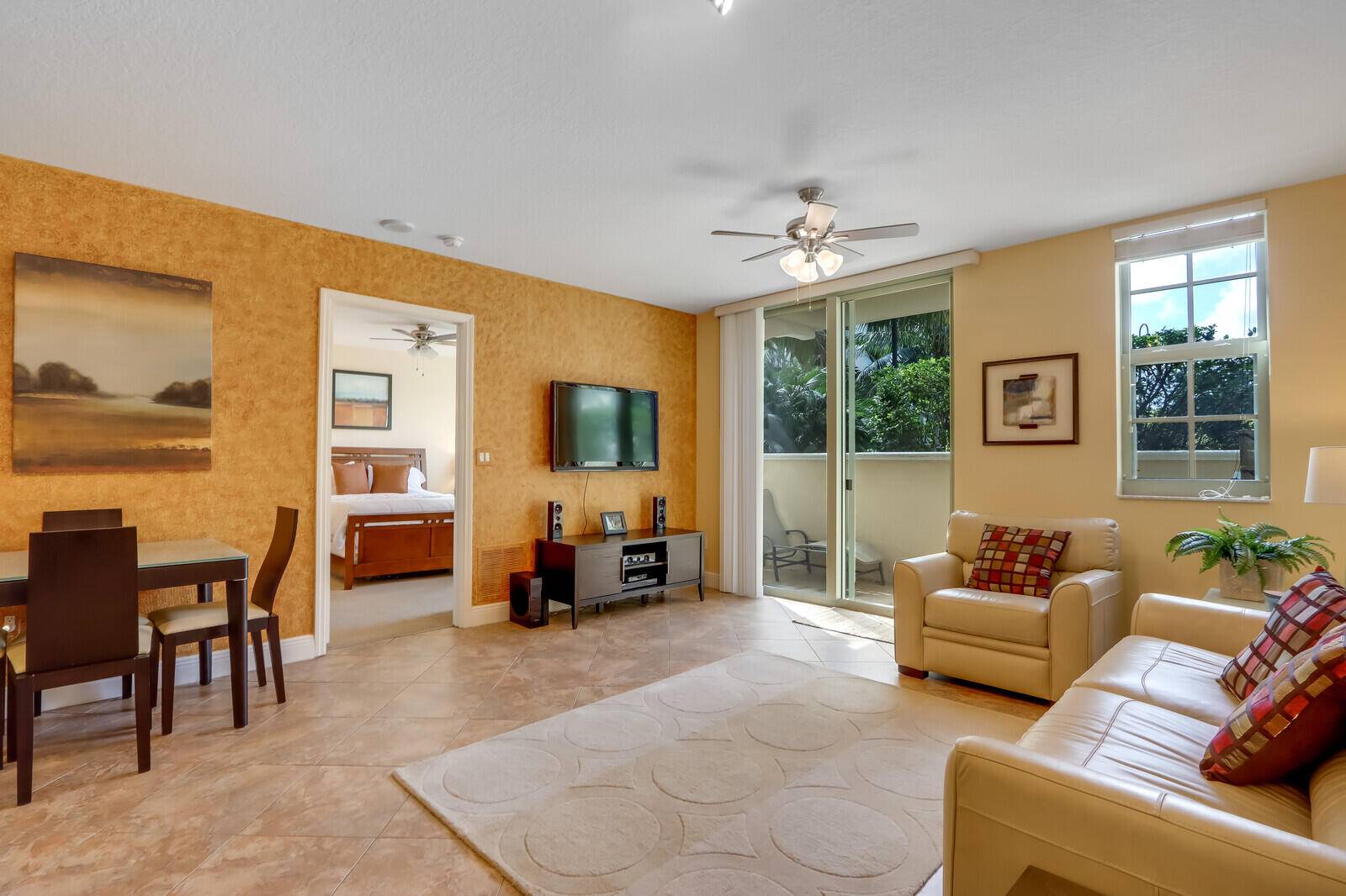 West Palm Beach, FL 33401,610 Clematis ST 217