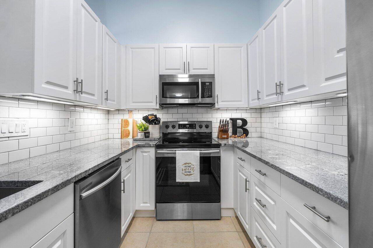 Wellington, FL 33414,1106 Hyacinth PL