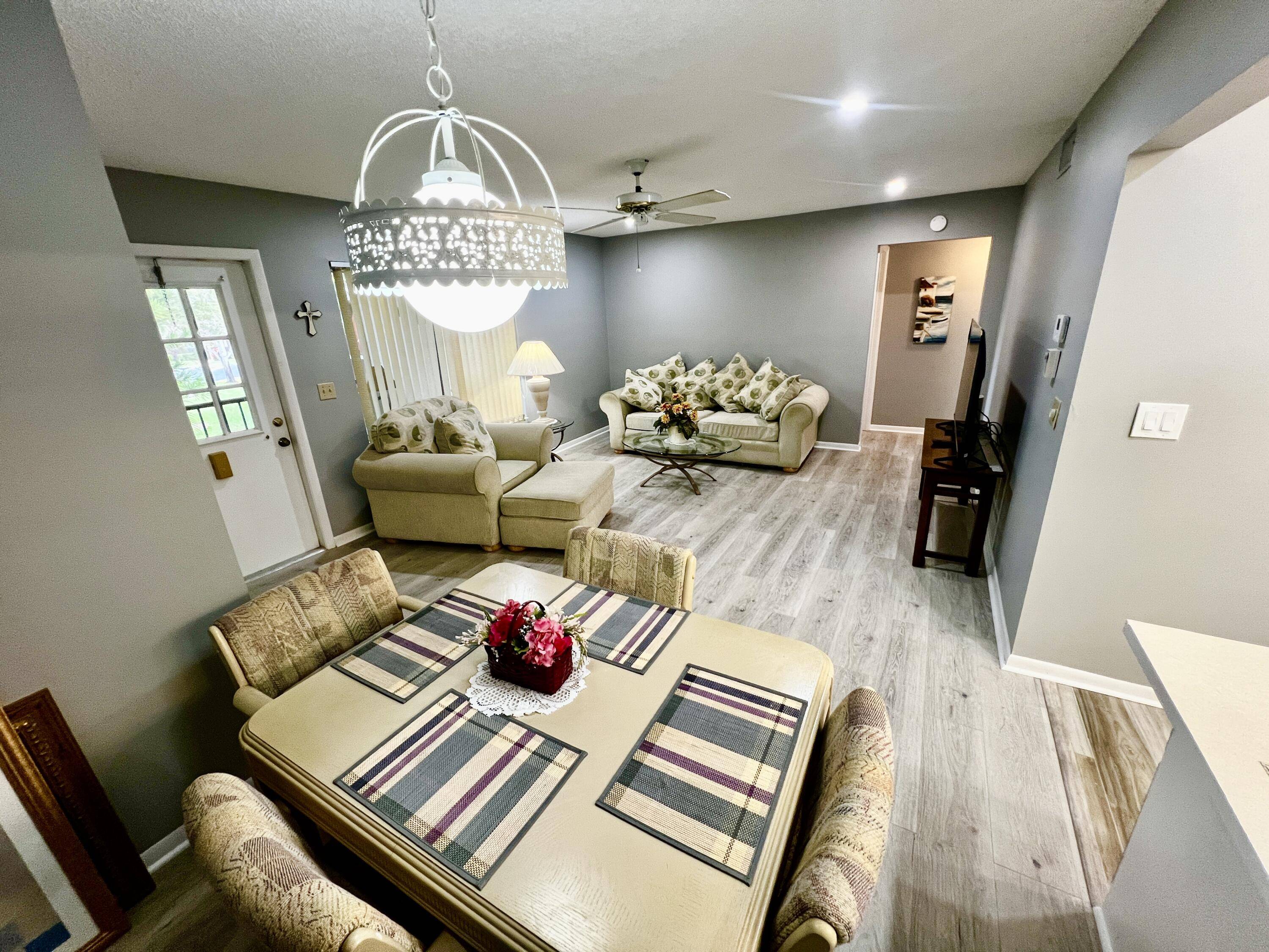 Greenacres, FL 33463,408 Pine Glen LN C-2