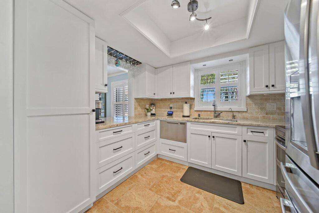 Stuart, FL 34997,671 SW South River DR 106