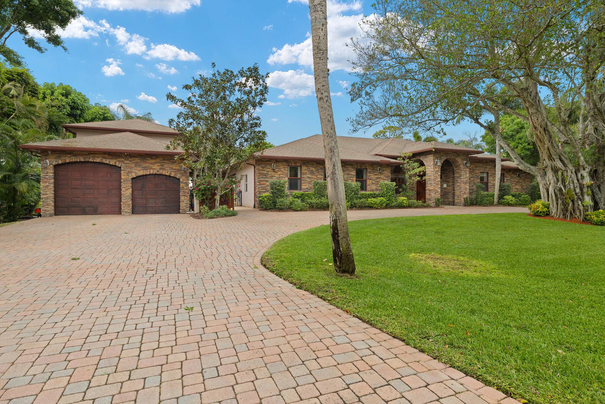 West Palm Beach, FL 33411,265 E Westwood CIR