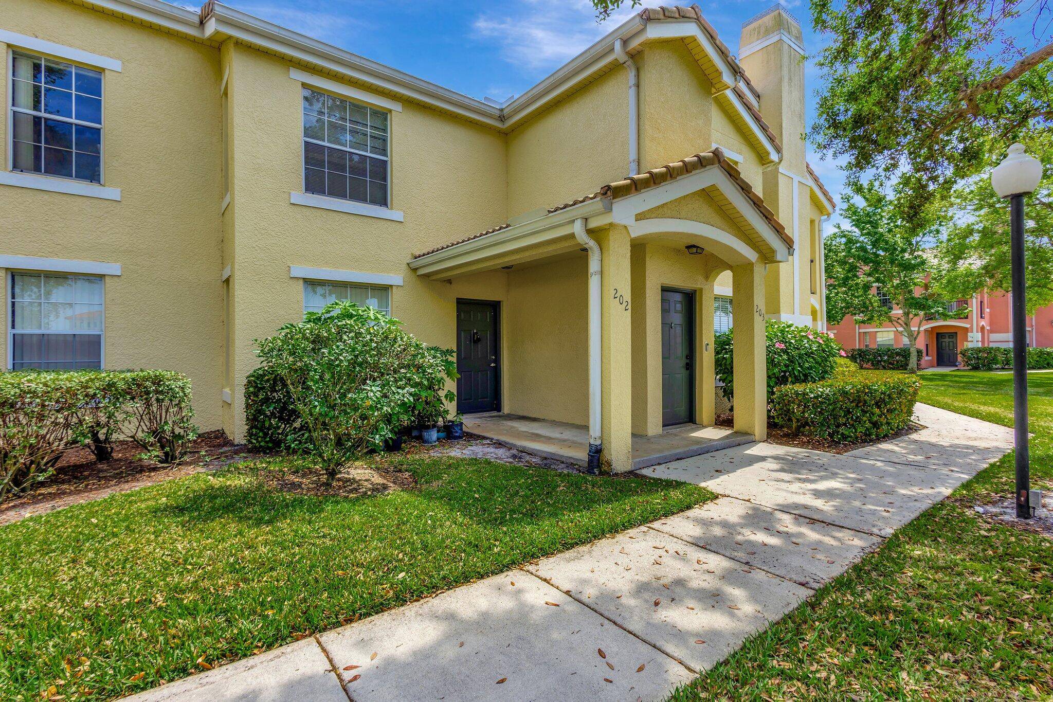 Port Saint Lucie, FL 34986,170 SW Peacock BLVD 36-202