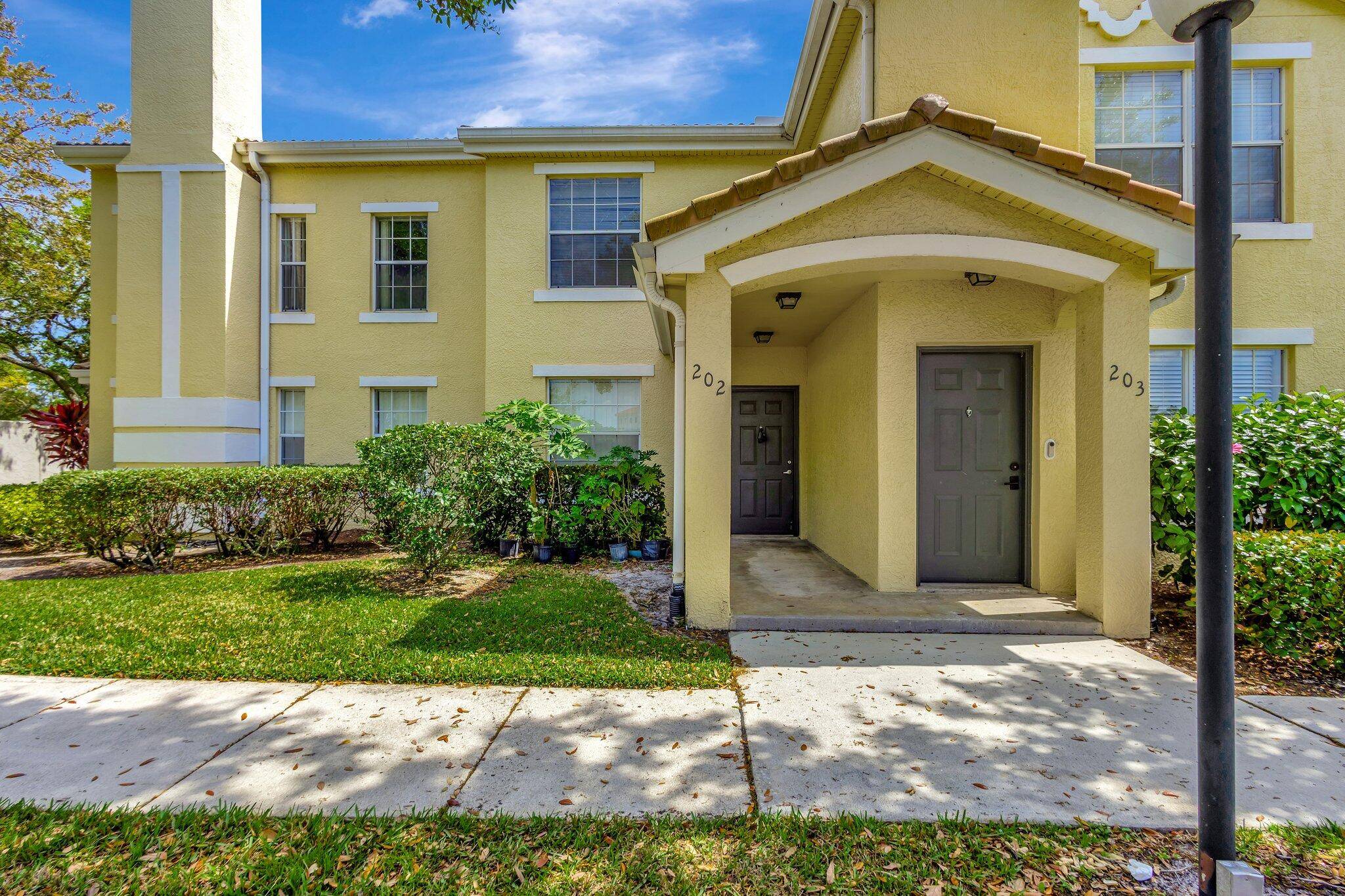 Port Saint Lucie, FL 34986,170 SW Peacock BLVD 36-202