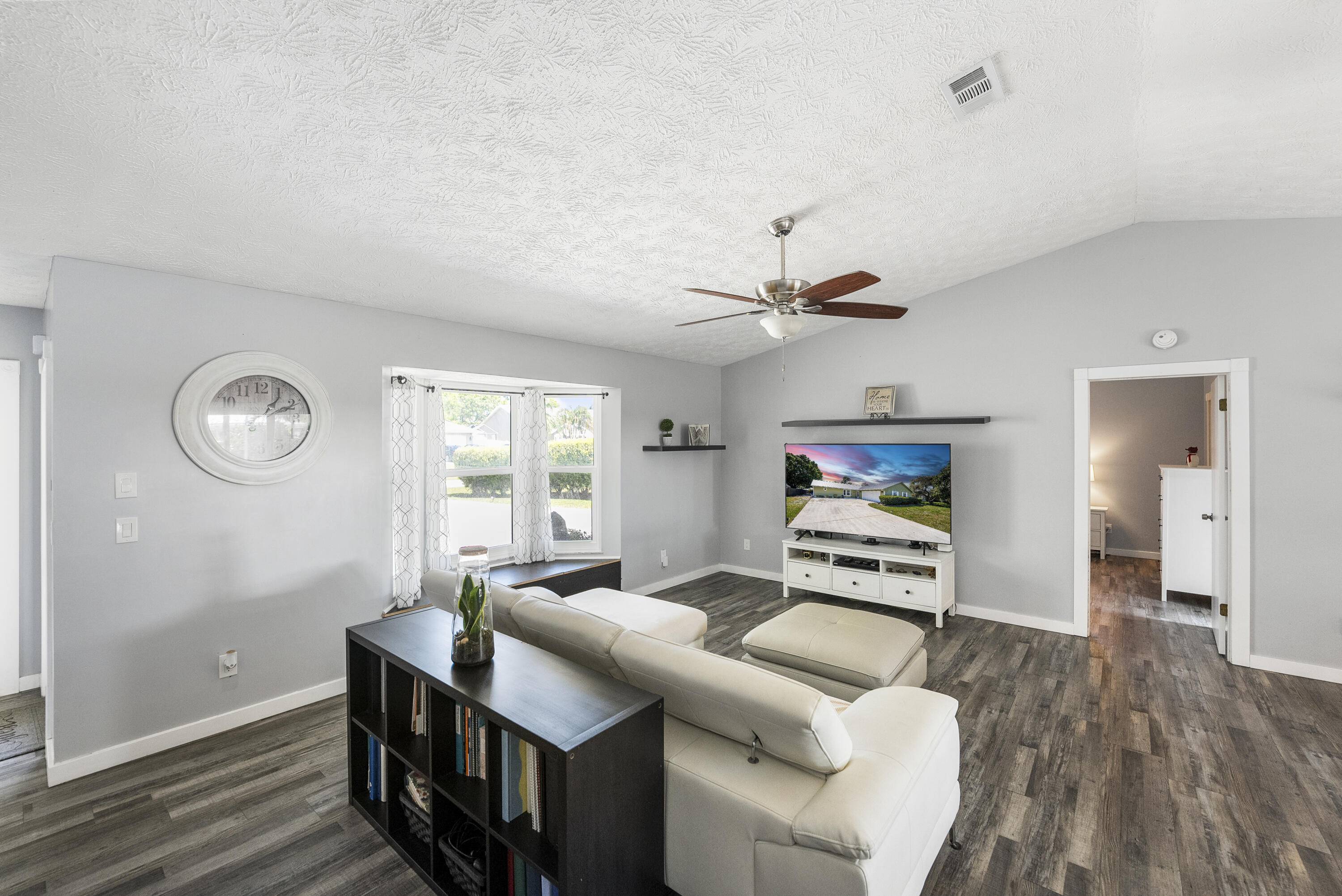 Port Saint Lucie, FL 34983,658 SE Streamlet AVE