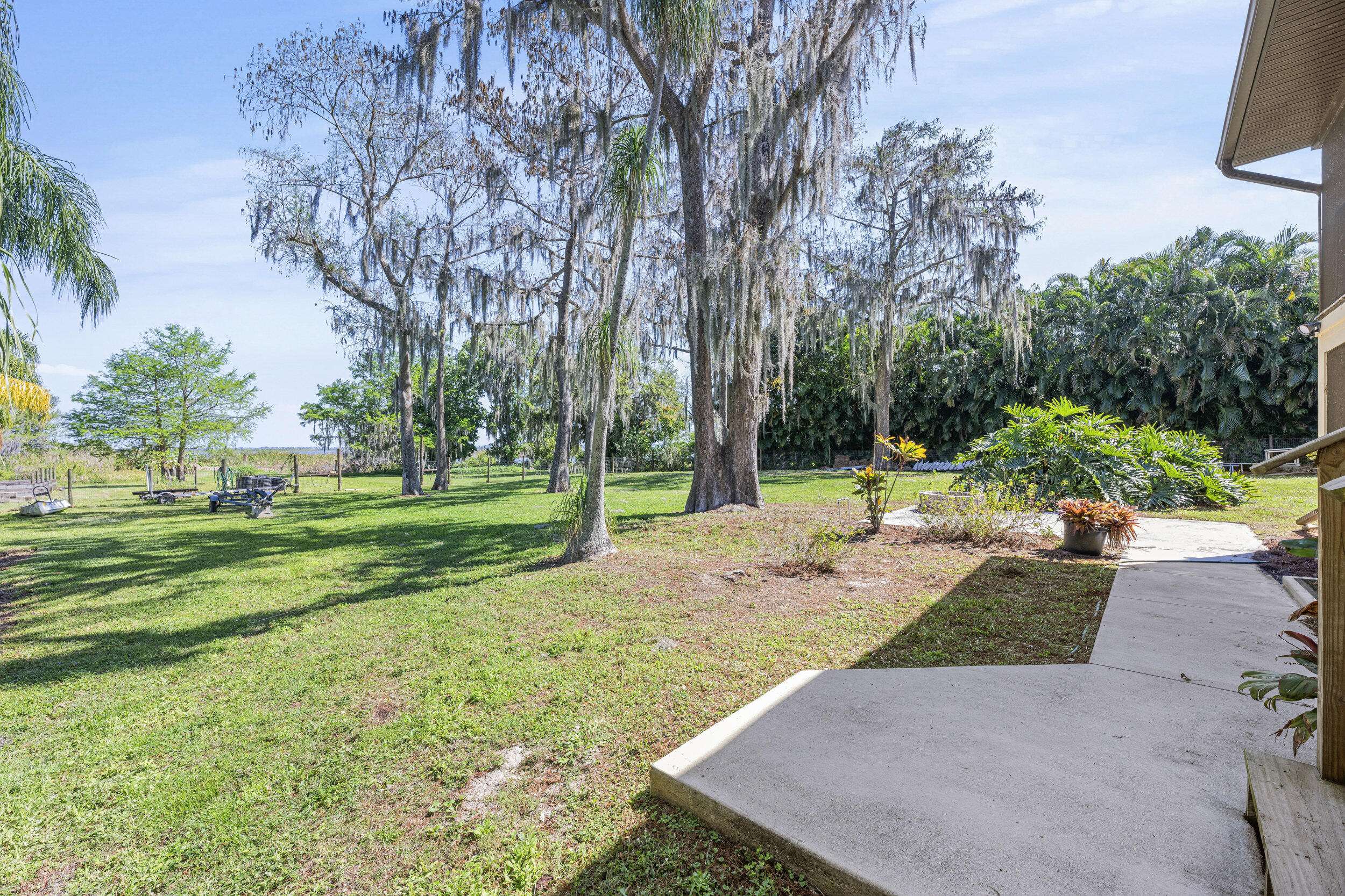 Lake Placid, FL 33852,505 Lakesedge DR