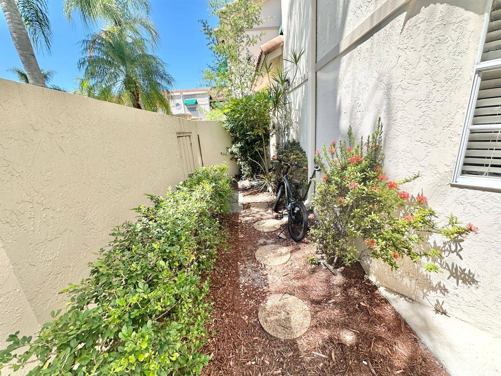 Boca Raton, FL 33433,6646 Via Regina