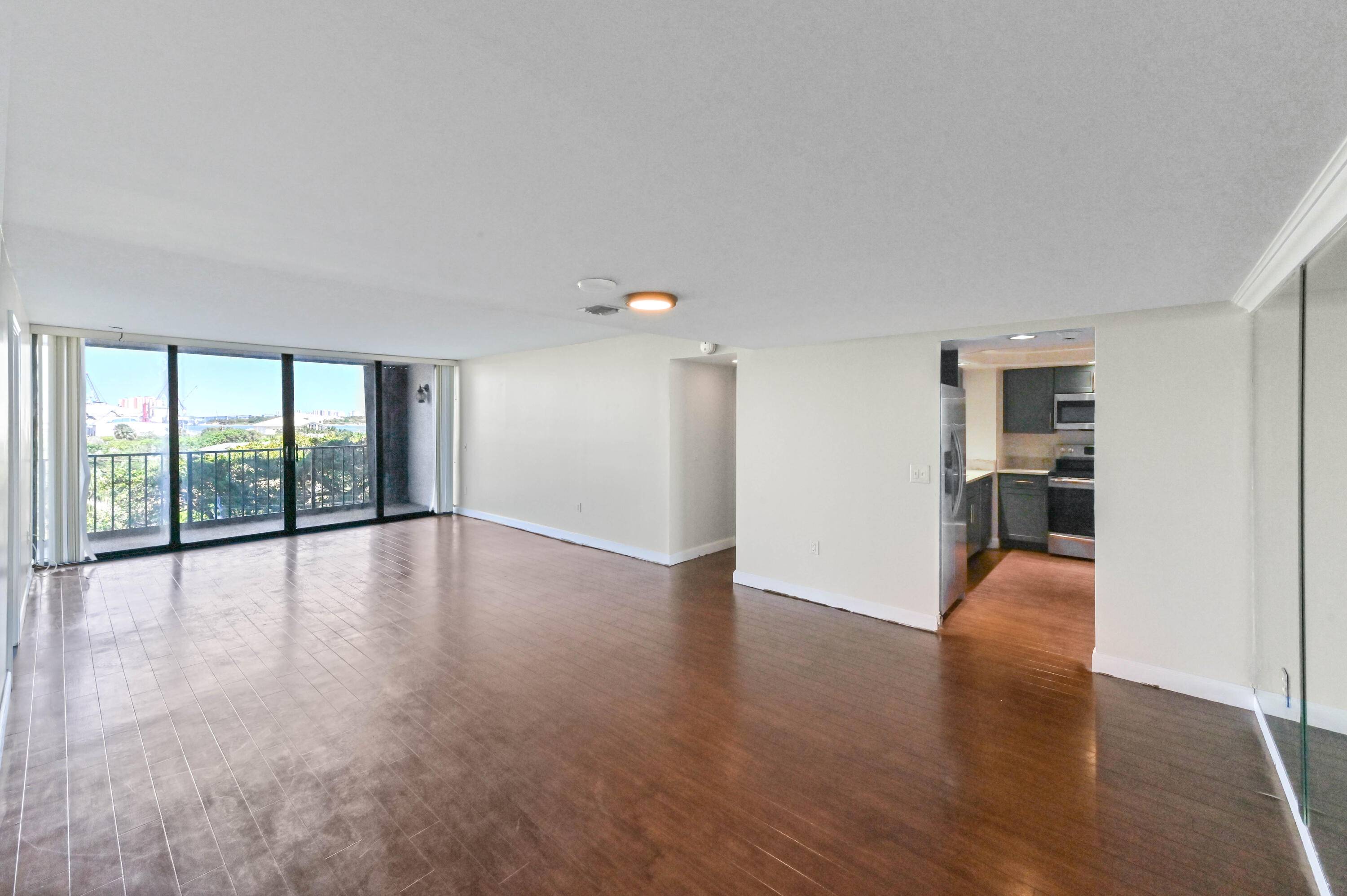 West Palm Beach, FL 33407,5600 N Flagler DR 506