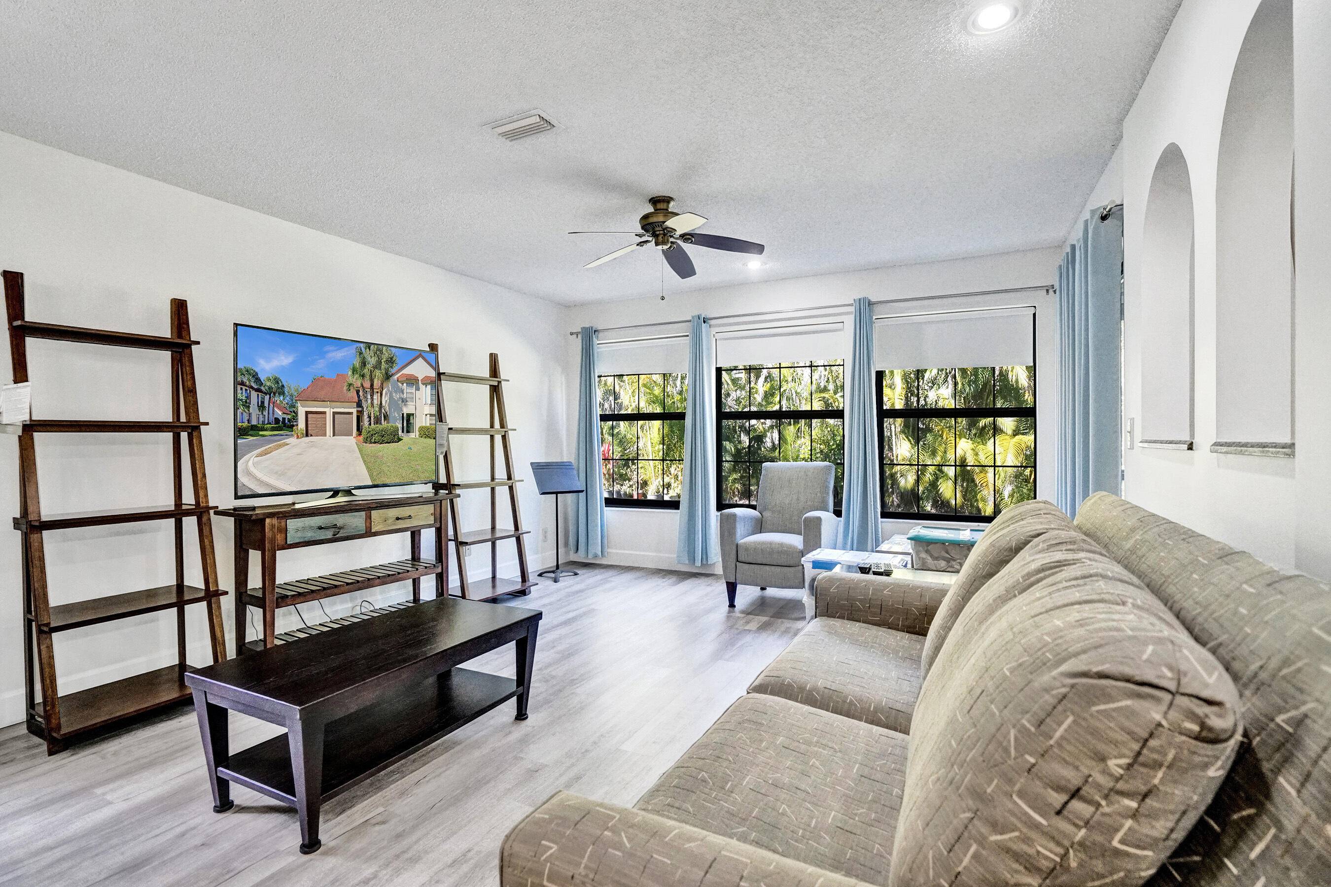 Greenacres, FL 33467,3068 Lucerne Park DR