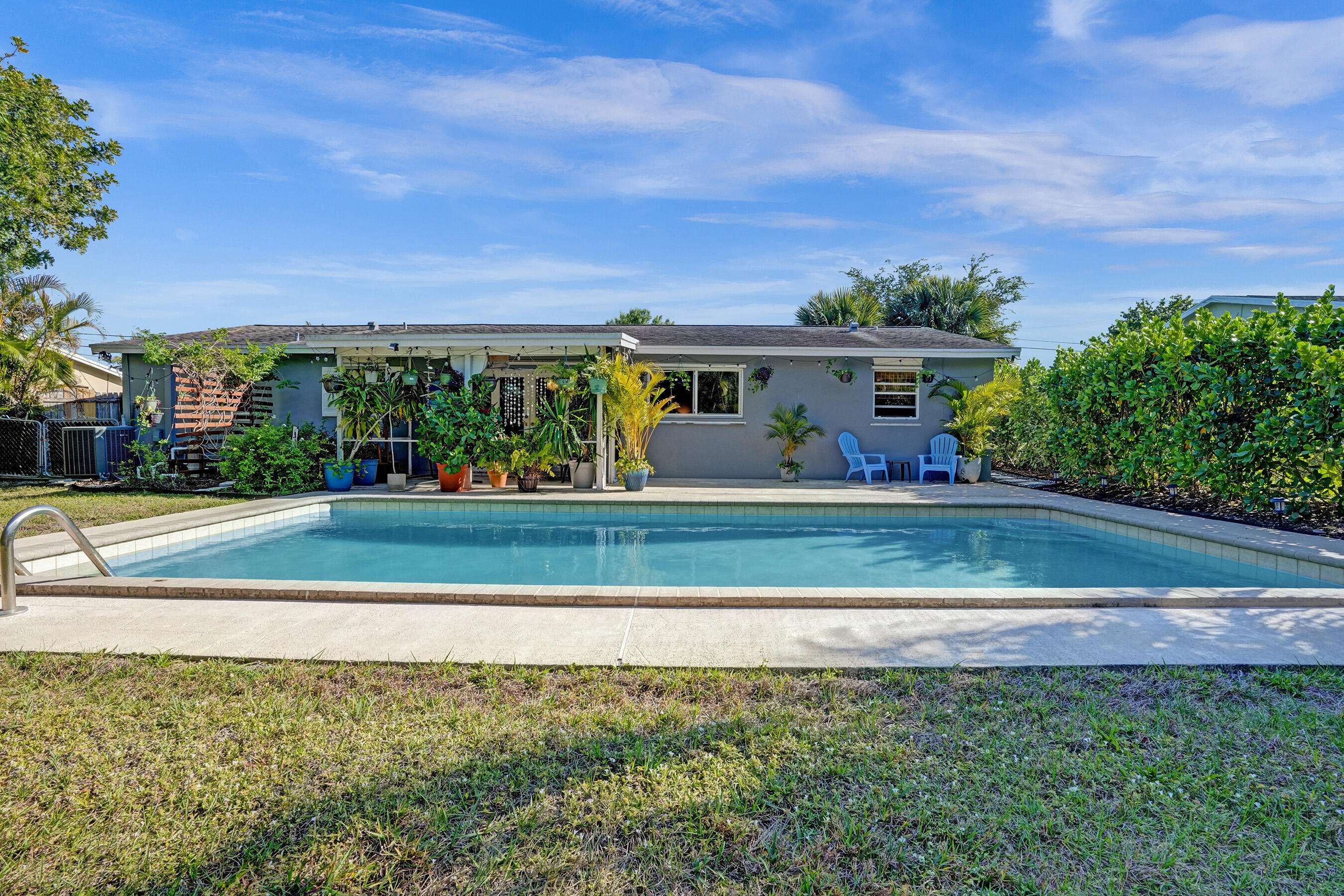 Jupiter, FL 33458,715 North RD