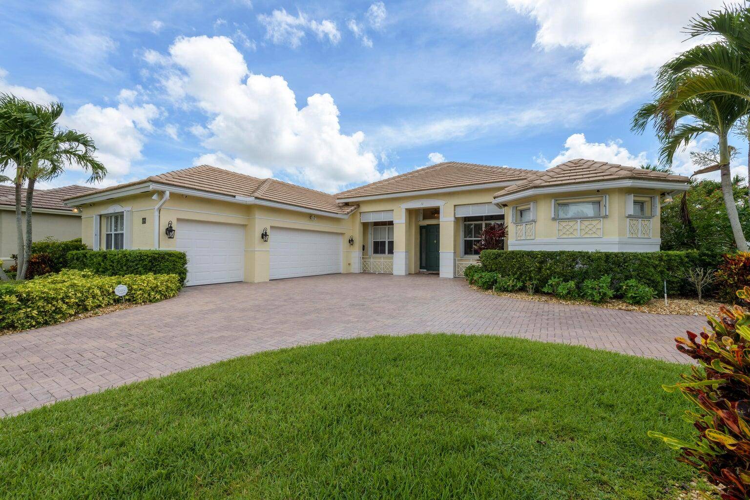 Stuart, FL 34997,699 SW River Bend CIR