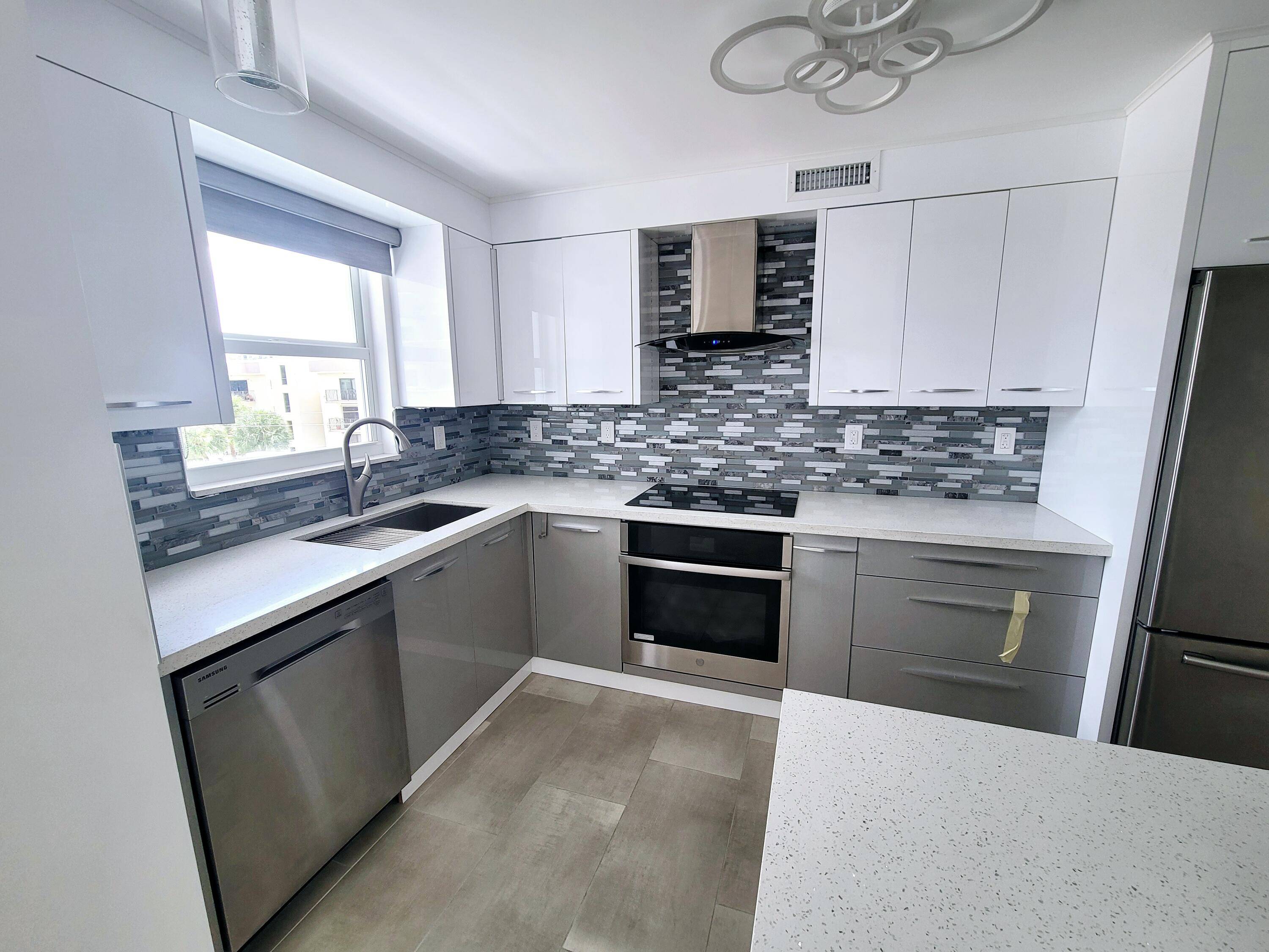 Hallandale Beach, FL 33009,137 Golden Isles DR 414