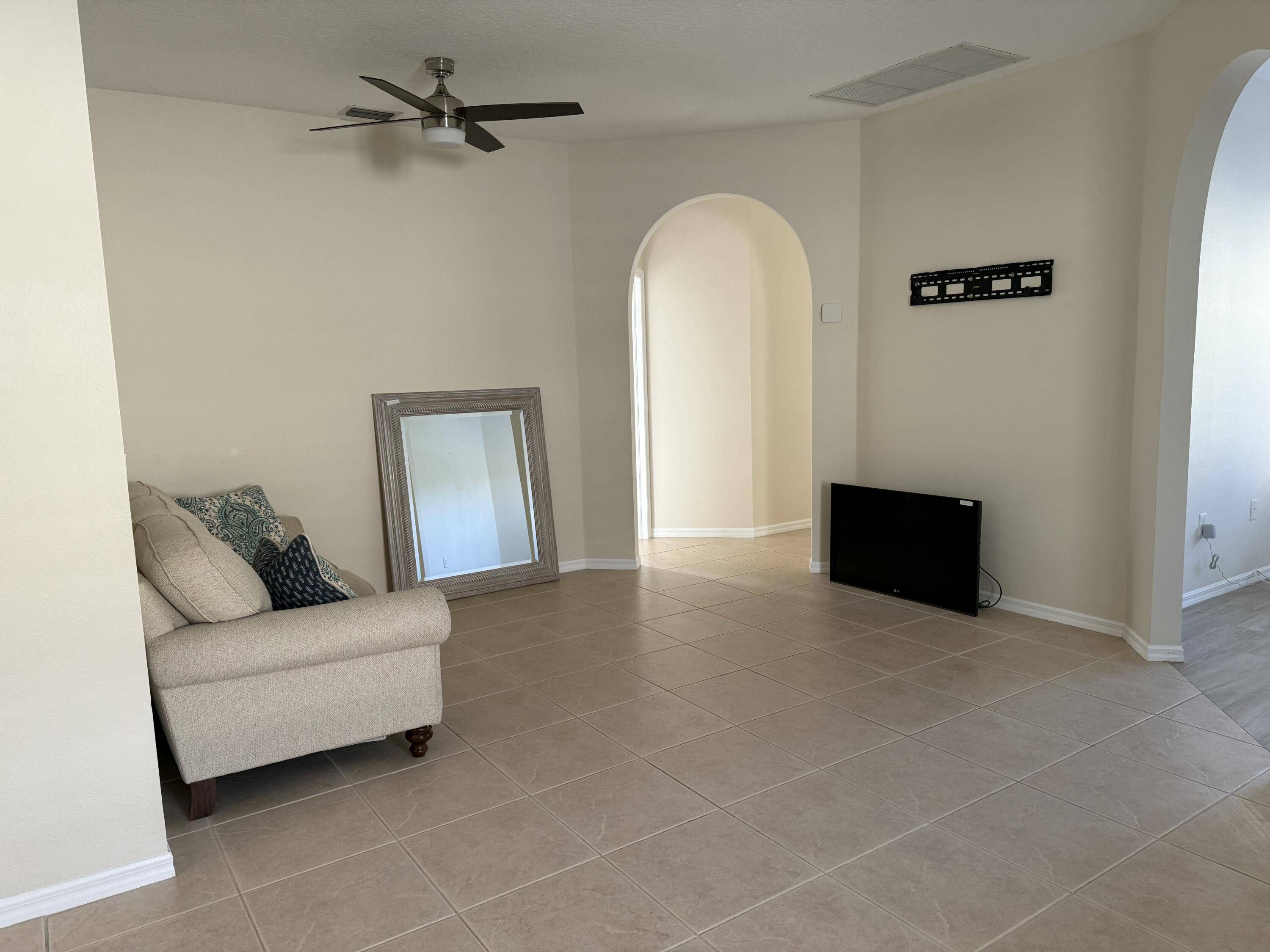 Saint Lucie West, FL 34986,560 SW S Indian Key DR