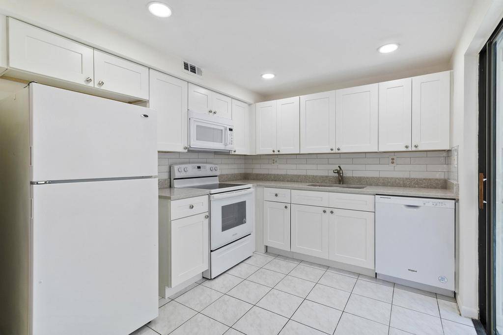 Delray Beach, FL 33484,115 Capri C