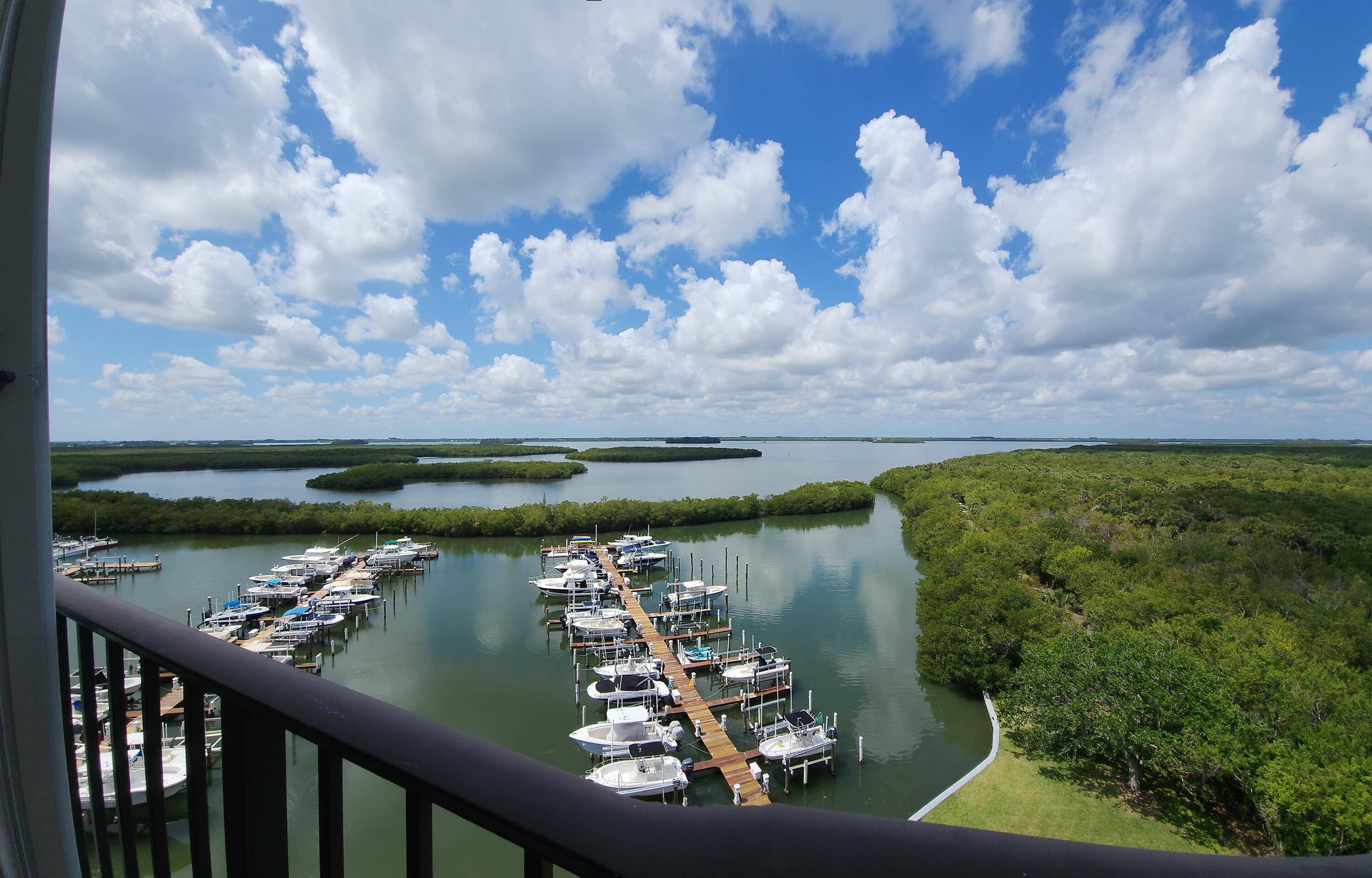 Hutchinson Island, FL 34949,5155 N Highway A1a 813