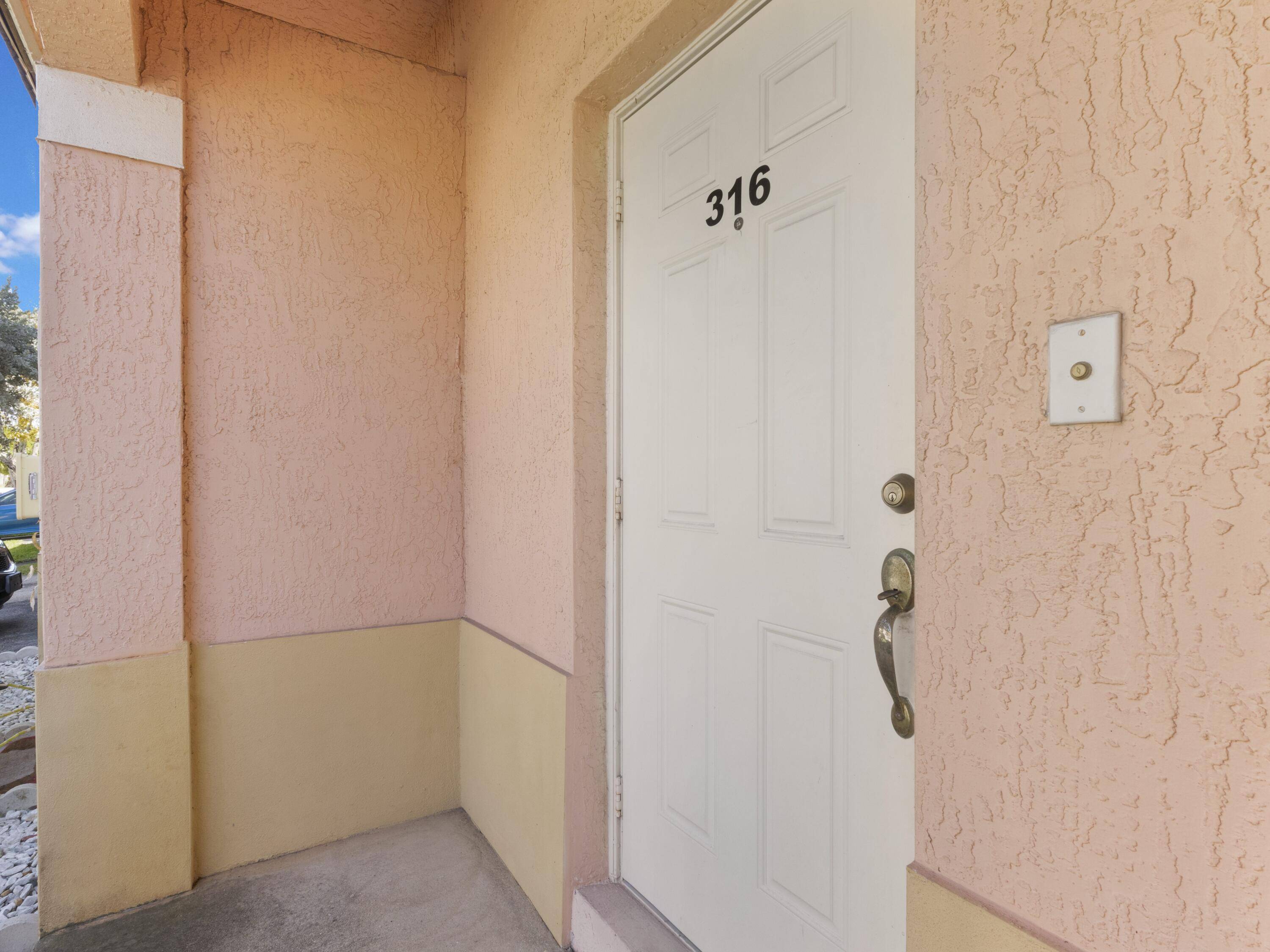 Palm Springs, FL 33461,316 Talia CIR