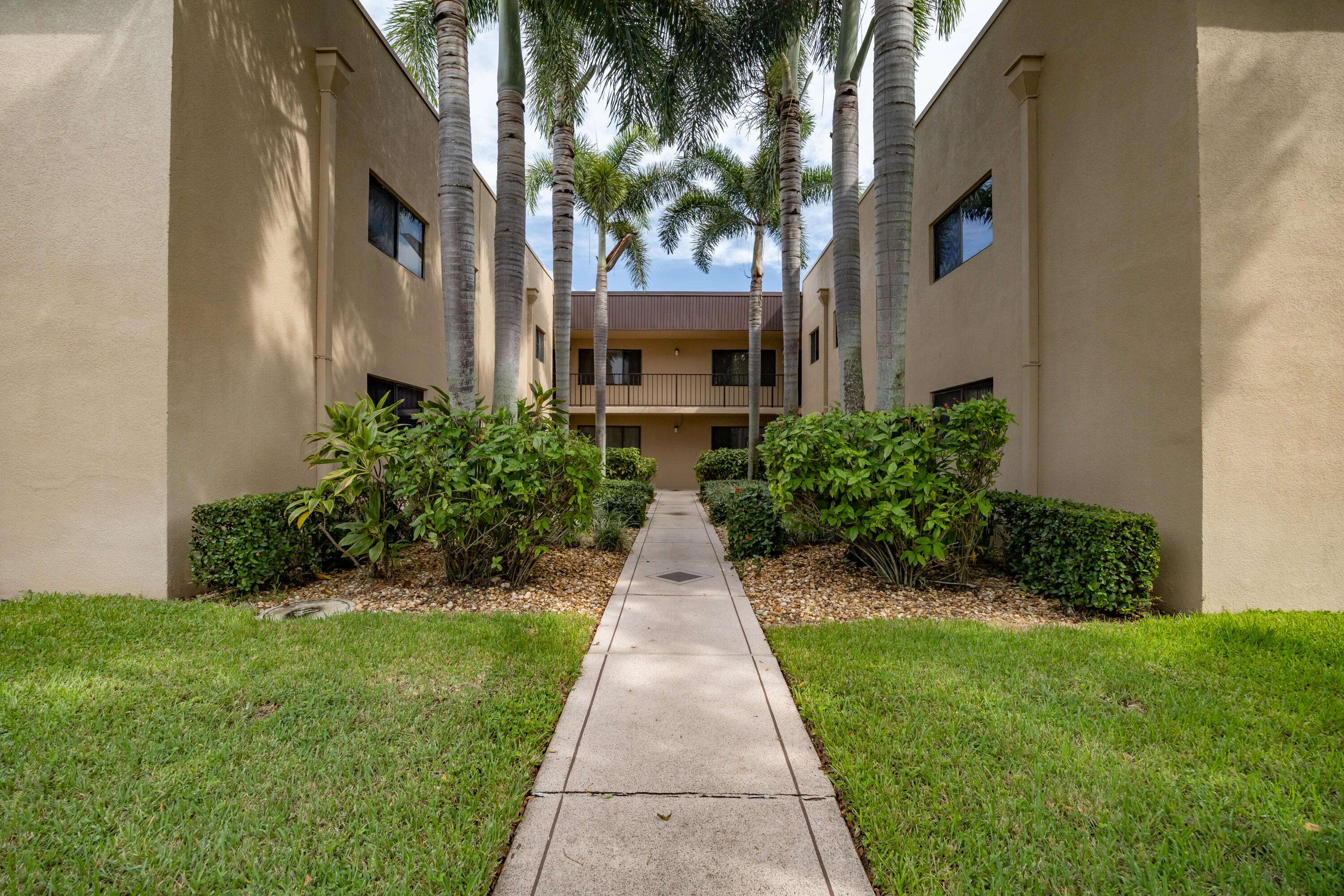 Delray Beach, FL 33484,15126 Ashland ST 228