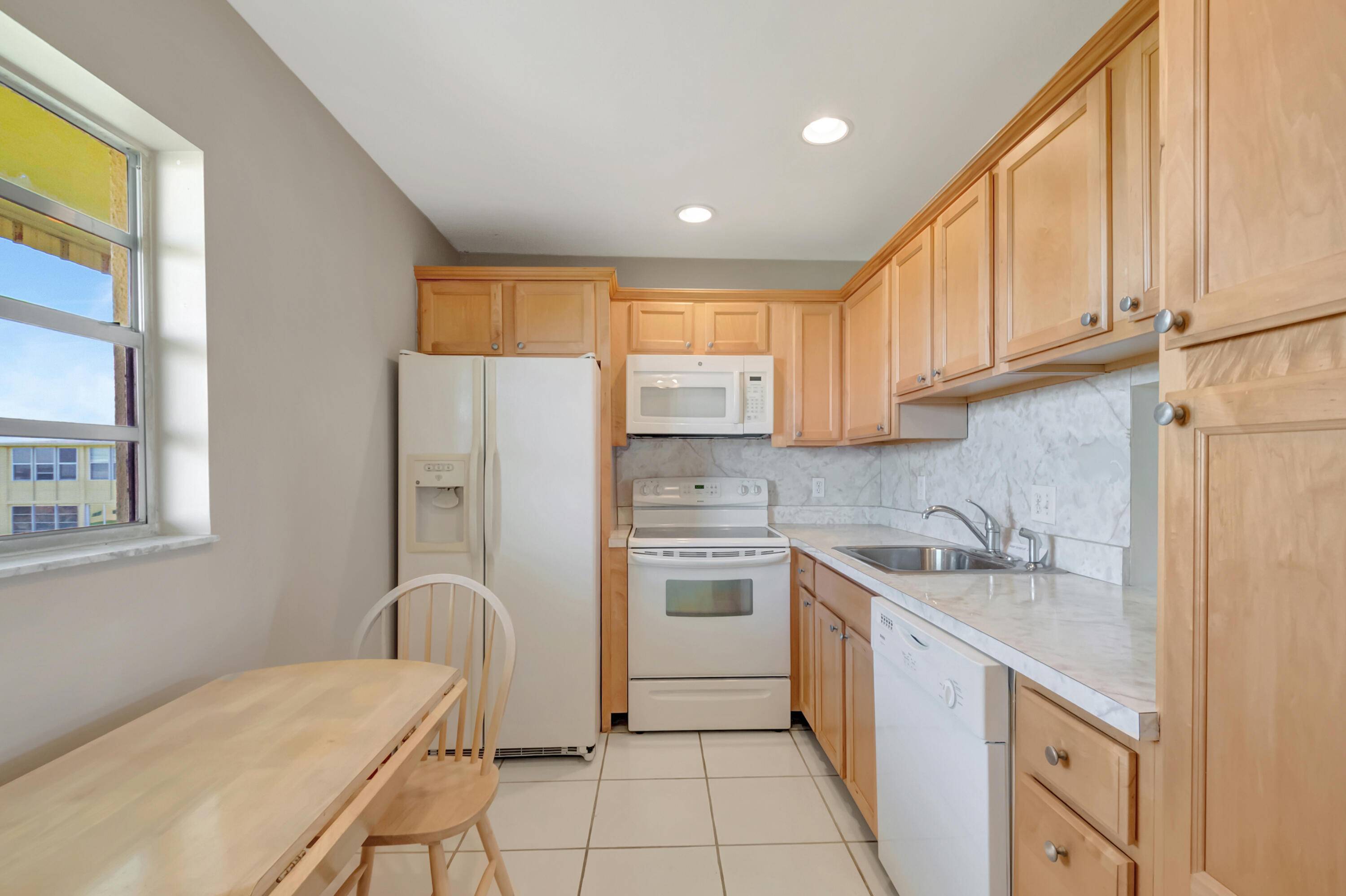 Boynton Beach, FL 33435,2515 NE 1st Court 412