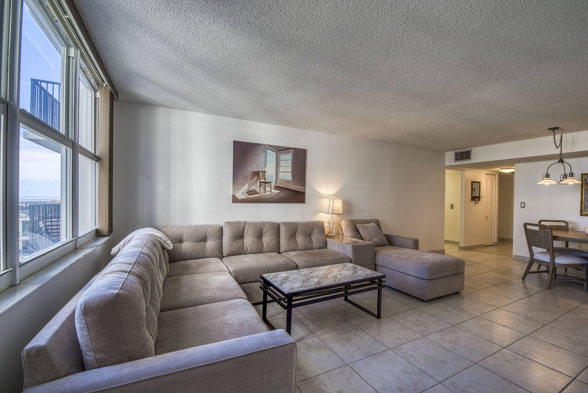 Hollywood, FL 33019,2201 S Ocean DR 705
