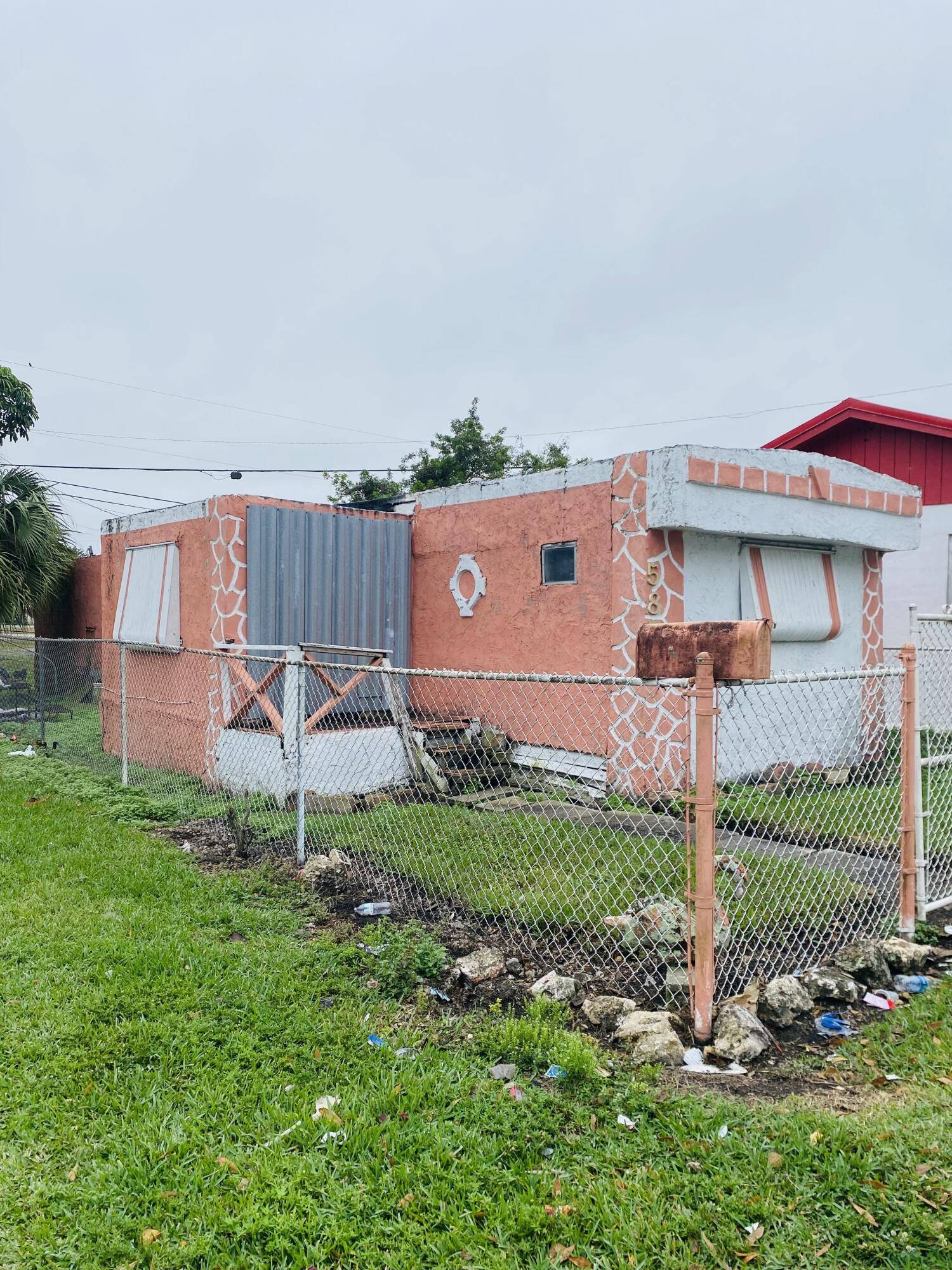 Belle Glade, FL 33430,585 SW Sw 6th Street ST