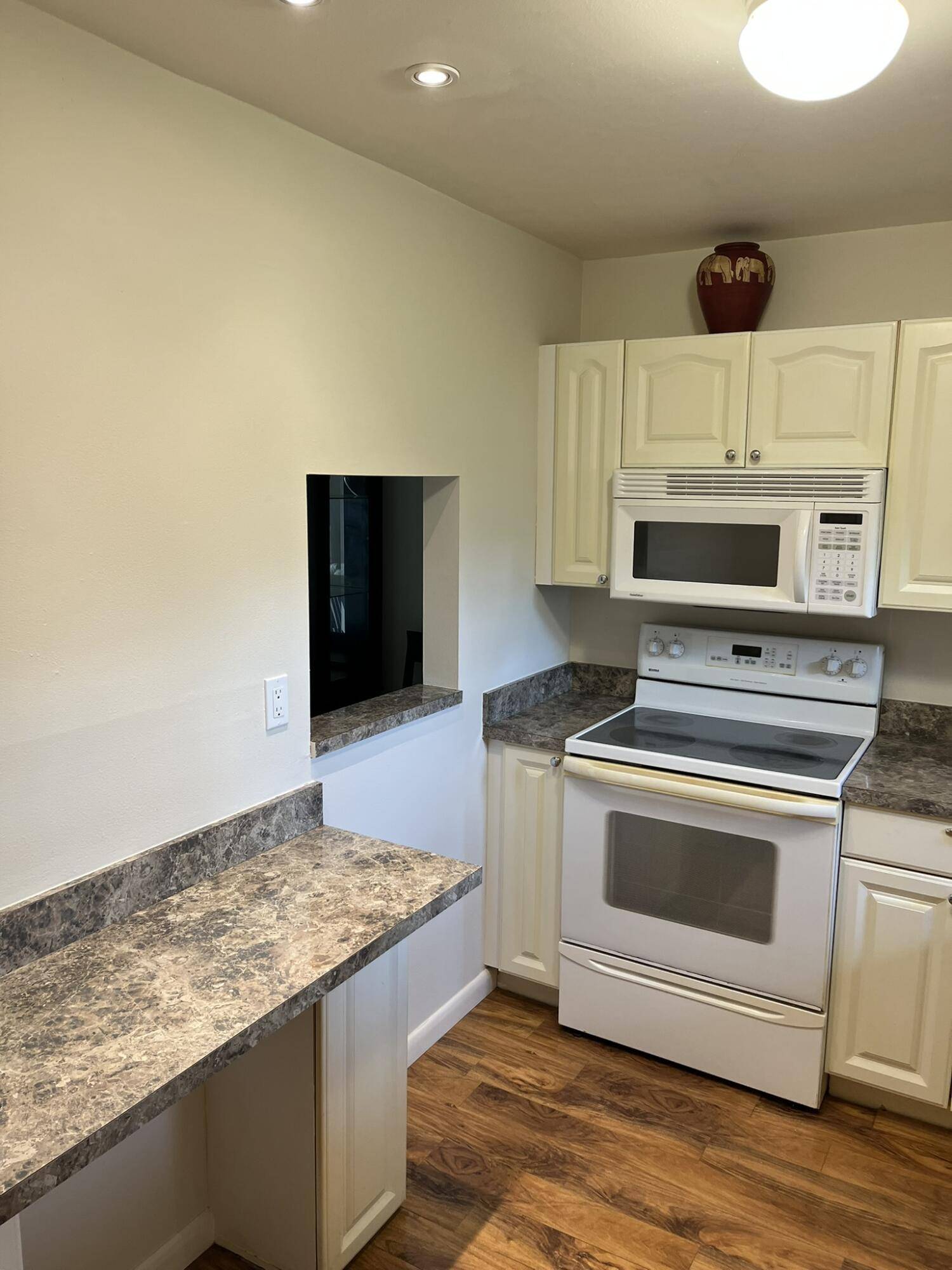 Palm Springs, FL 33461,225 Bonnie BLVD 112