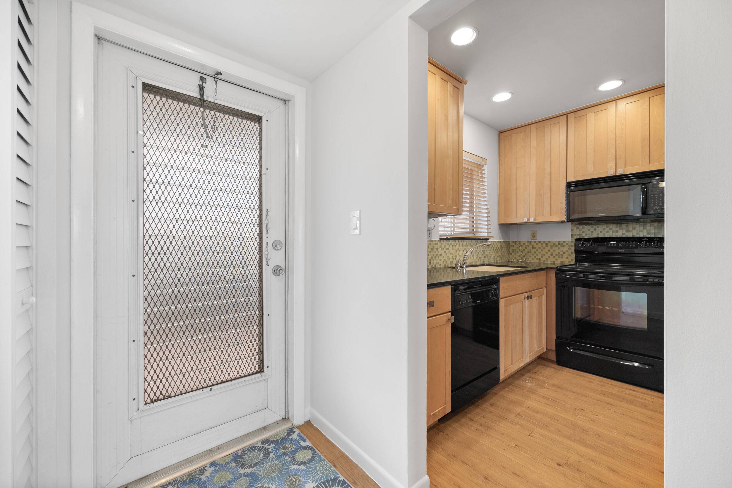 Lantana, FL 33462,300 S Waterway 404 DR 404