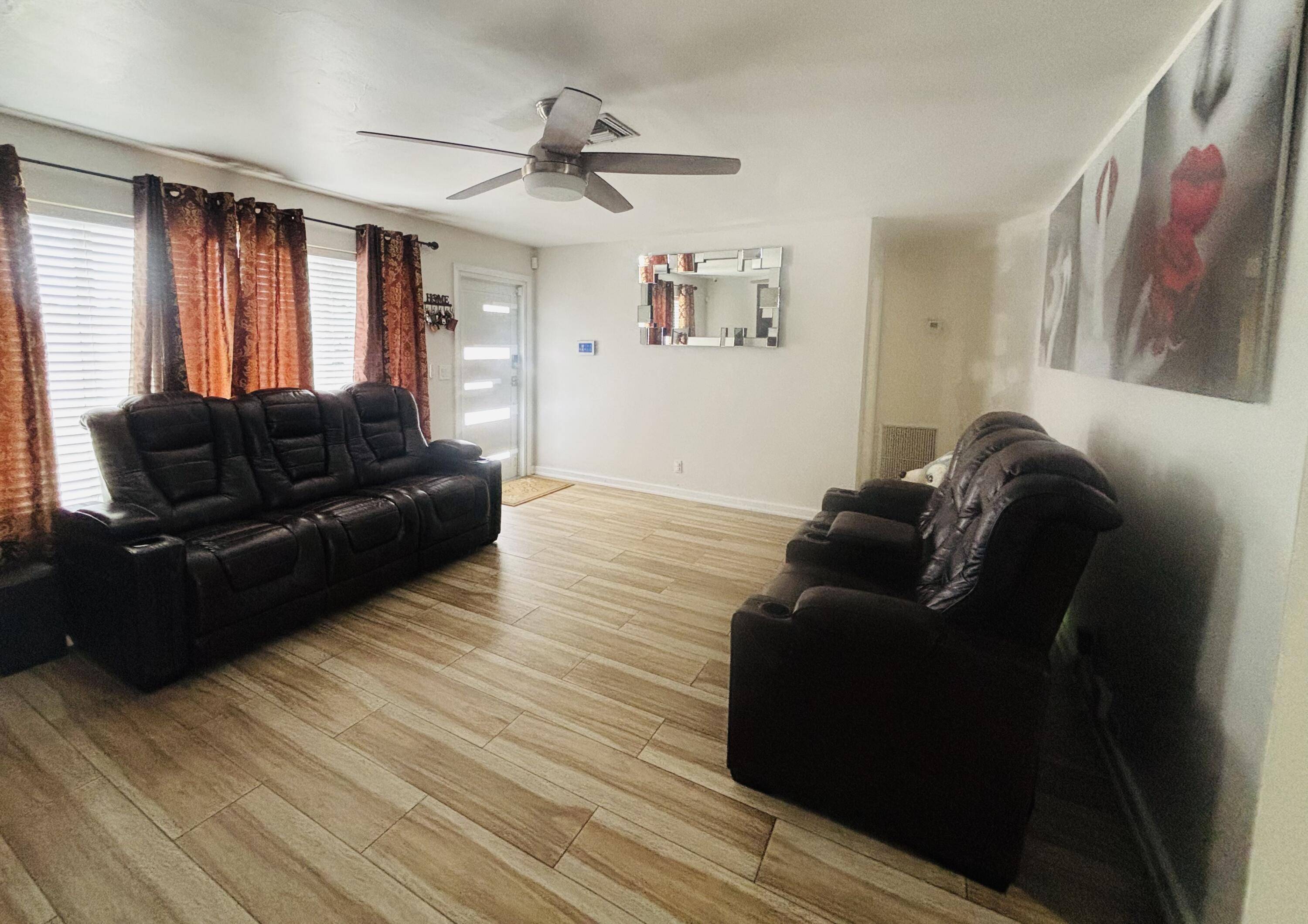 West Palm Beach, FL 33415,1543 Roy DR