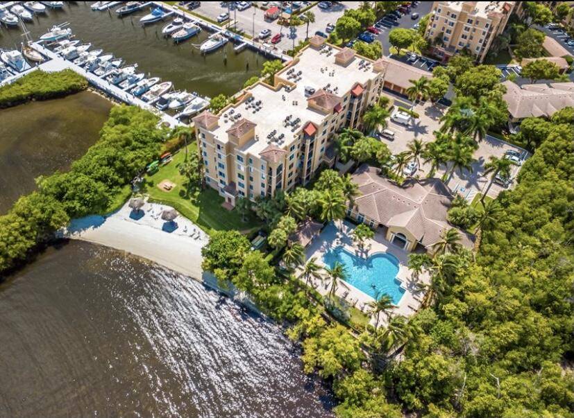 Hypoluxo, FL 33462,1100 Scotia DR 102
