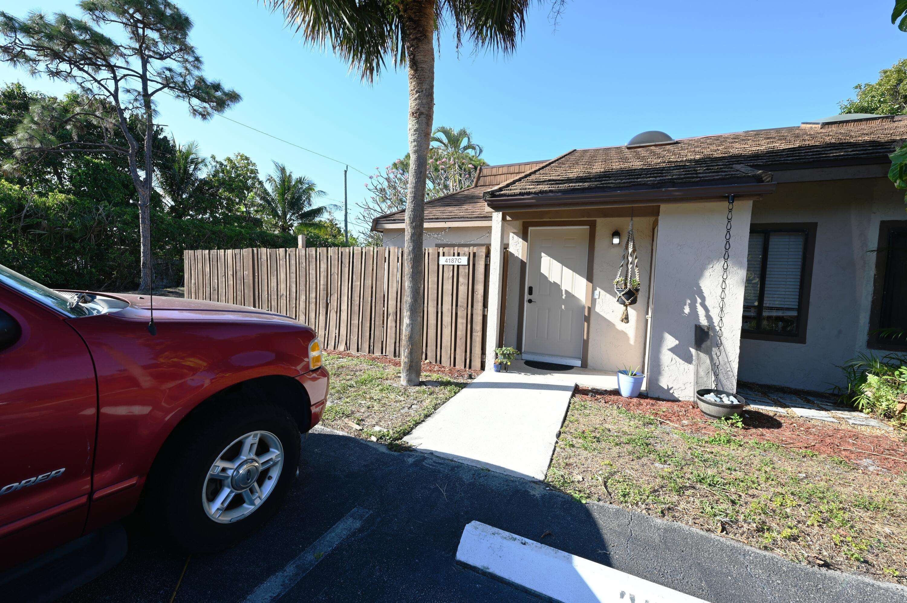 West Palm Beach, FL 33406,4187 Palm Bay CIR C
