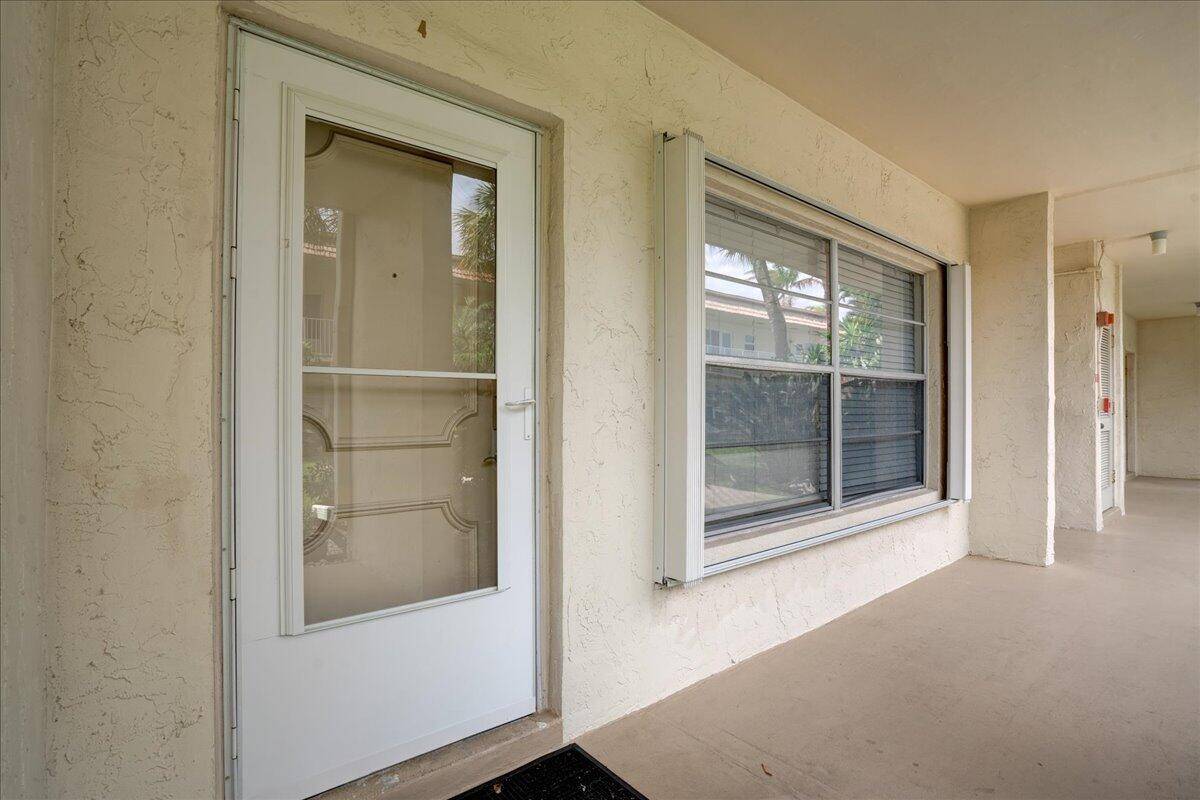 Boynton Beach, FL 33435,638 Snug Harbor DR E4