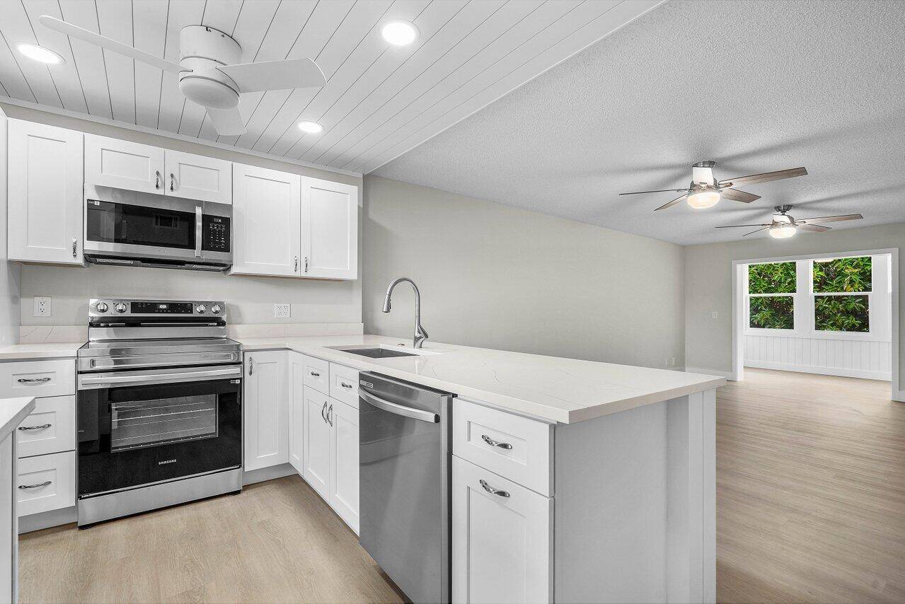 Boynton Beach, FL 33435,2601 NE 3rd CT 3040