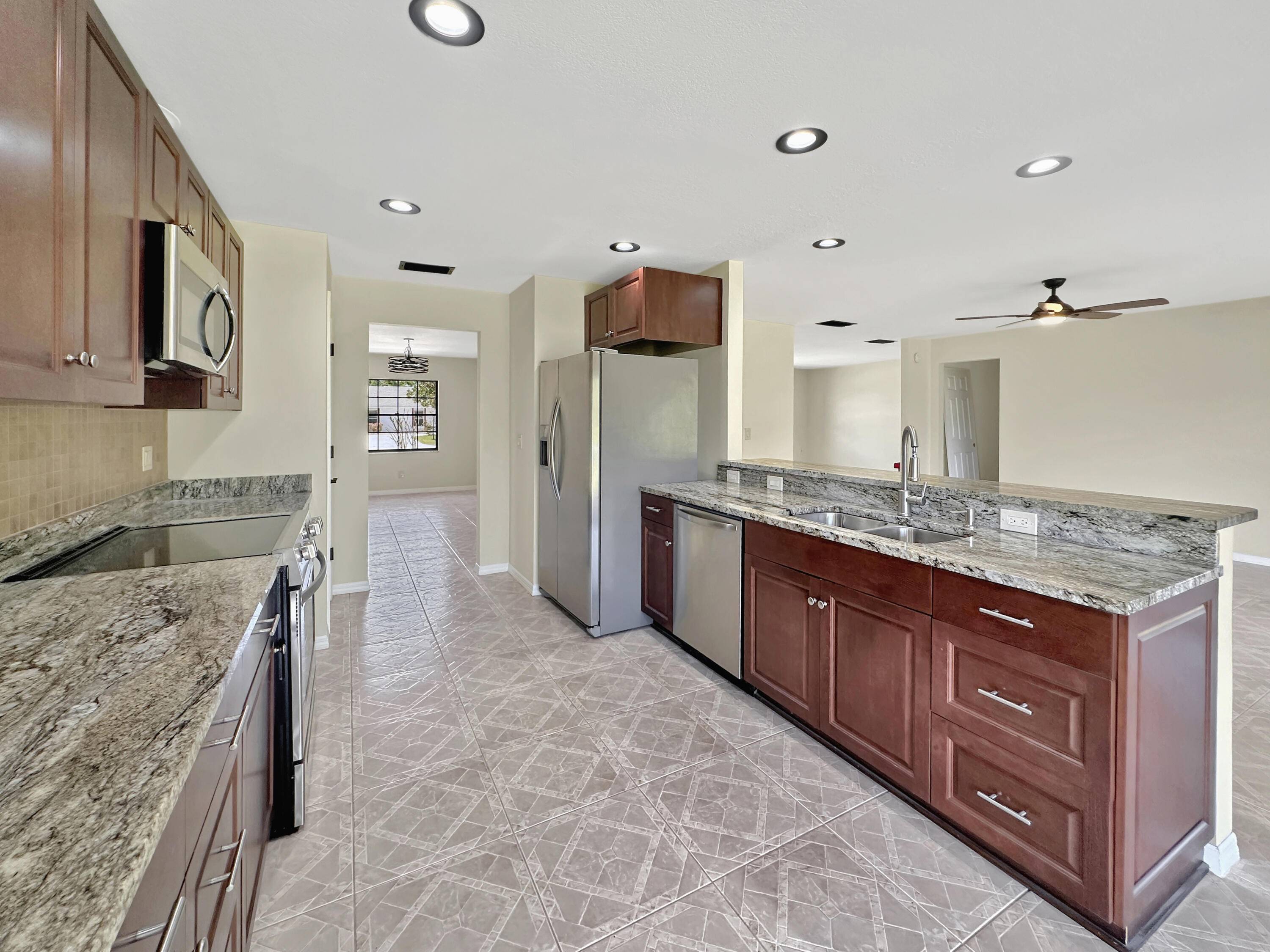 Fort Pierce, FL 34951,5208 Eagle DR