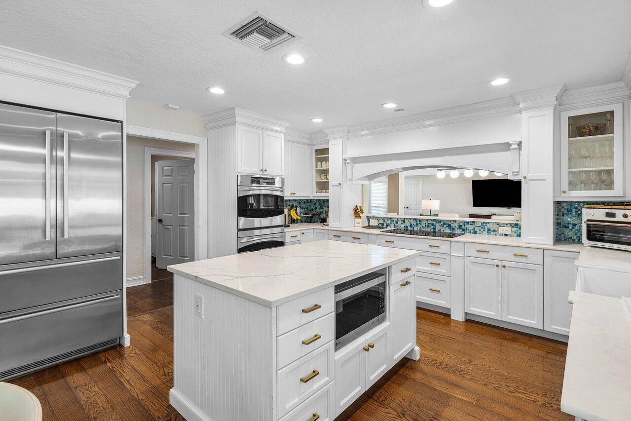 Boca Raton, FL 33434,3200 Canterbury DR