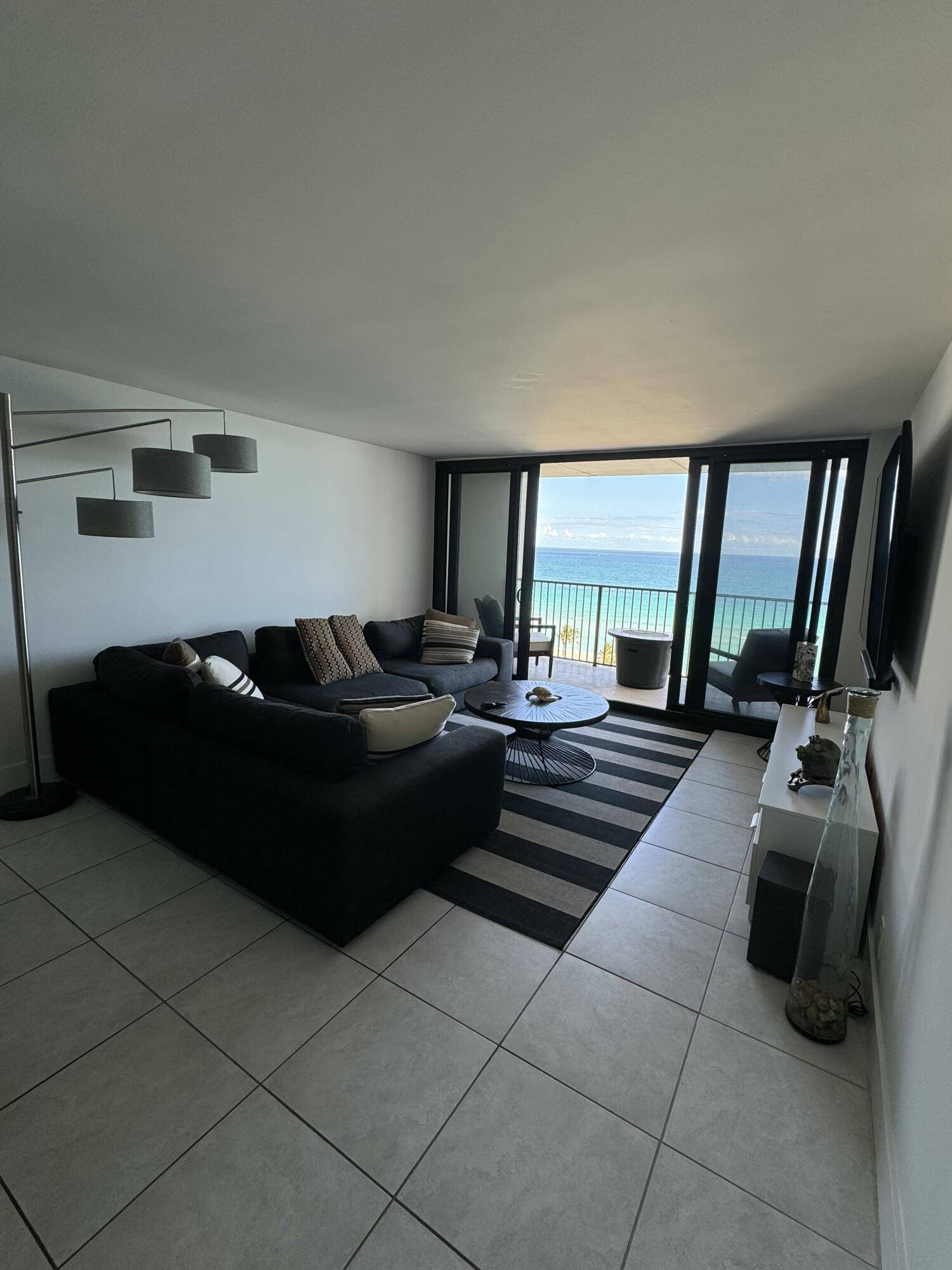 Hollywood, FL 33019,2101 S Ocean DR 1102