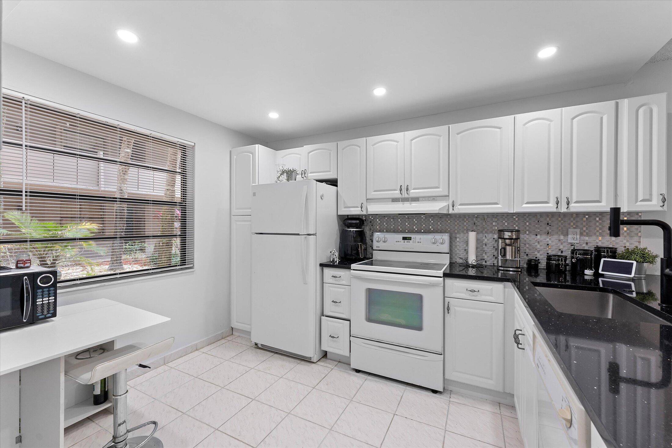 Pembroke Pines, FL 33026,1101 Colony Point CIR 118