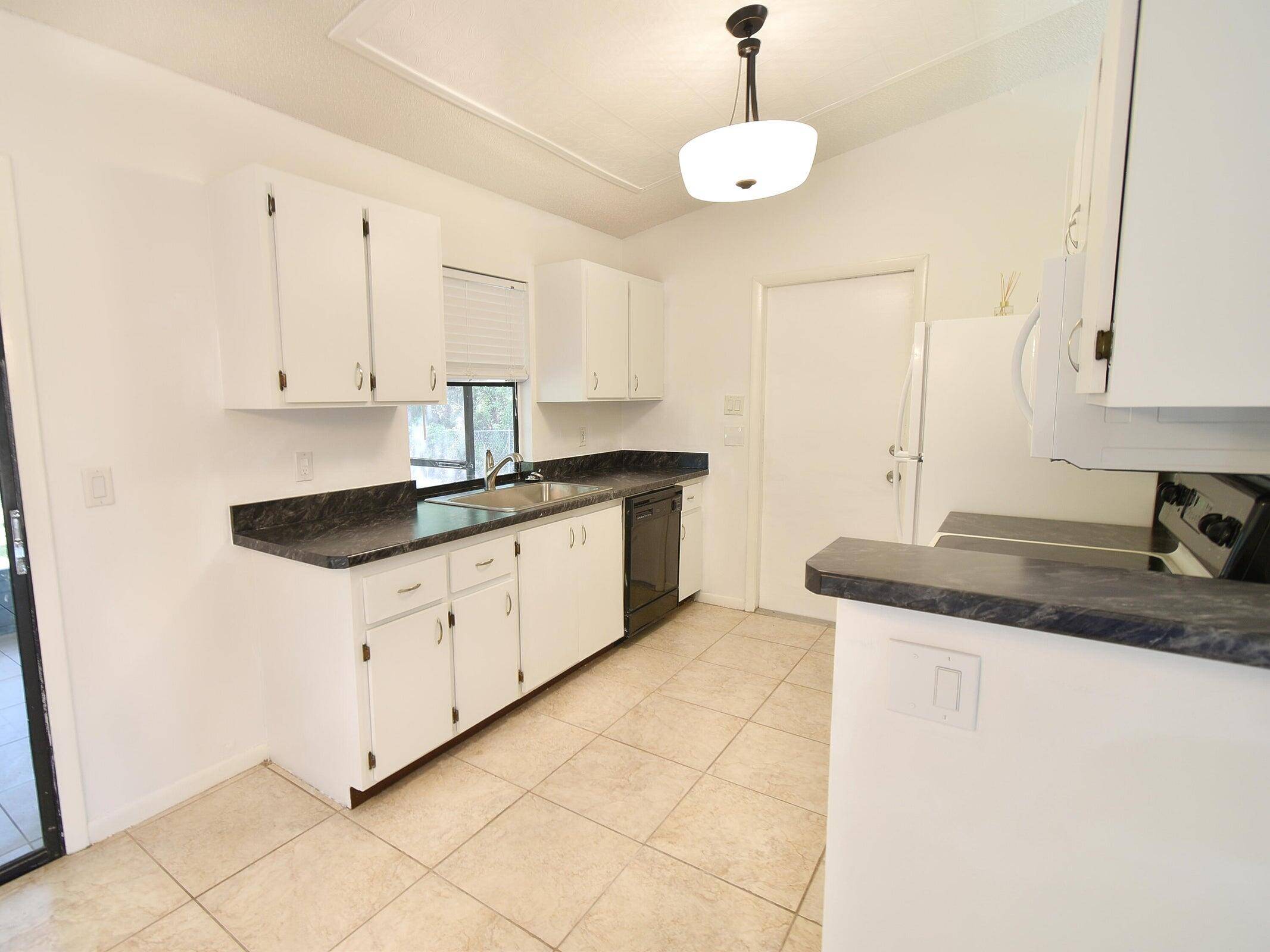 Port Saint Lucie, FL 34984,362 SW N Voltair TER