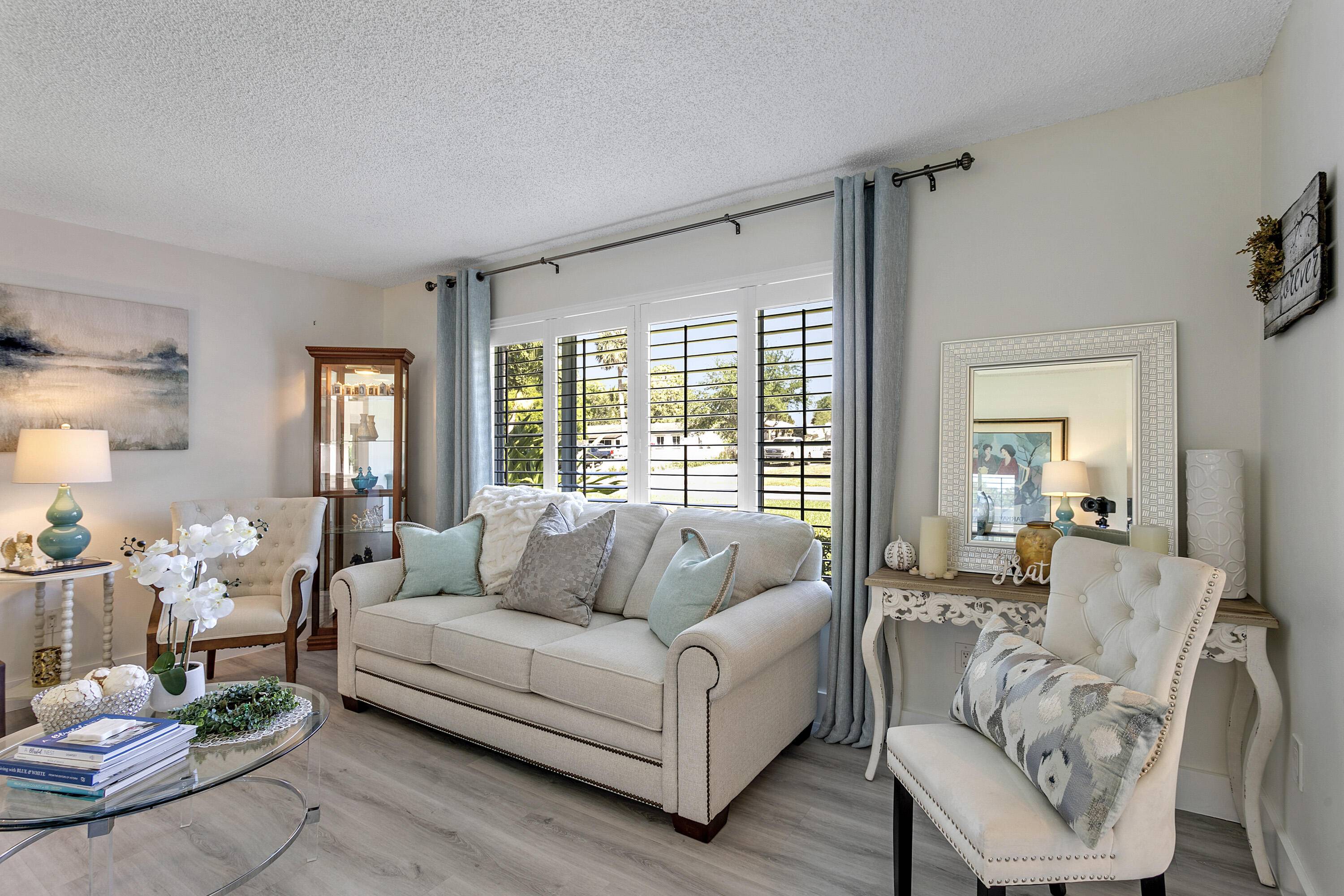 West Palm Beach, FL 33406,2858 Oak DR