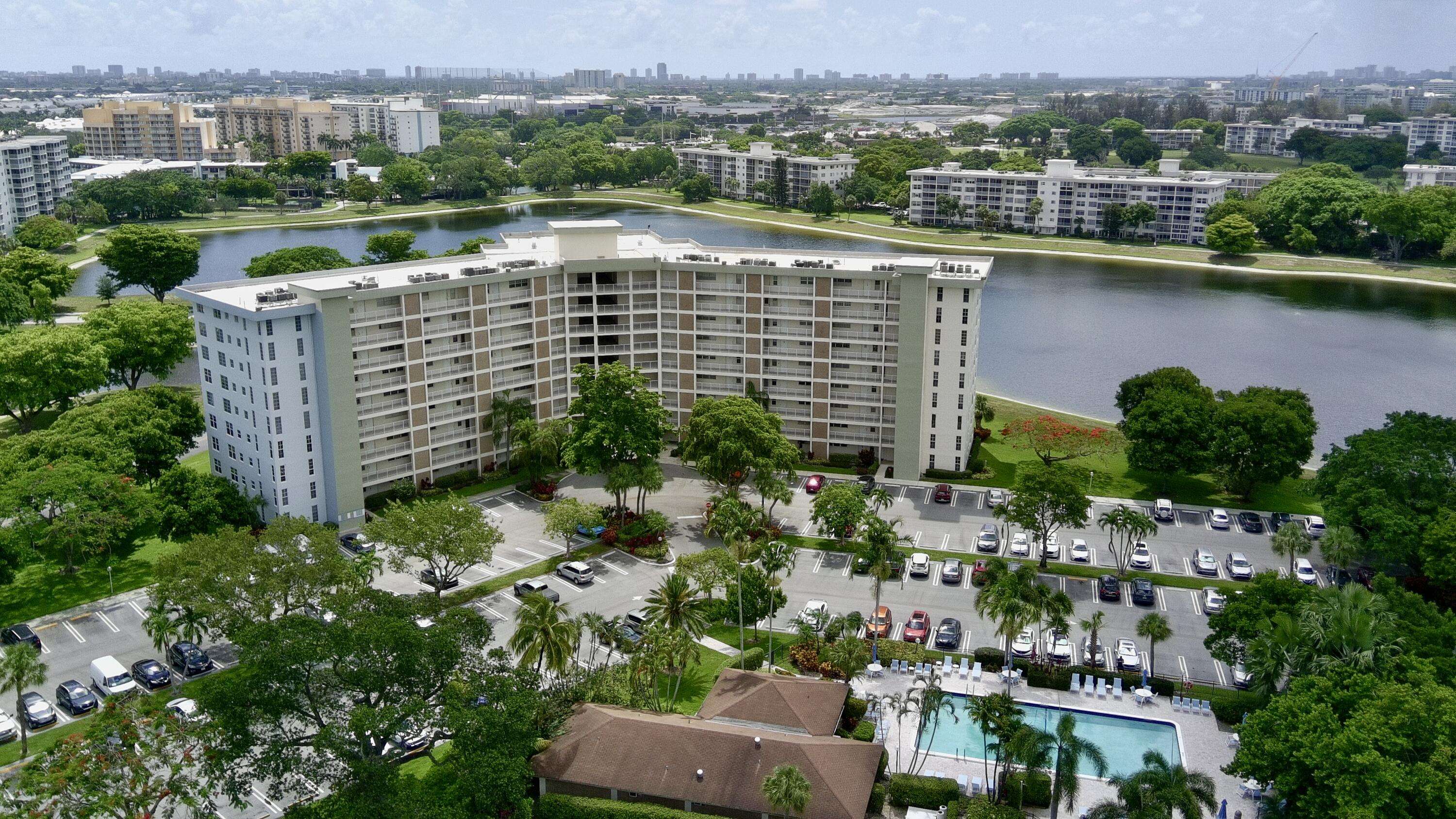 Pompano Beach, FL 33069,2940 N Course DR 204