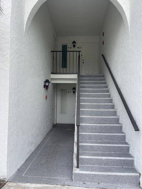 West Palm Beach, FL 33409,1012 Green Pine BLVD E2
